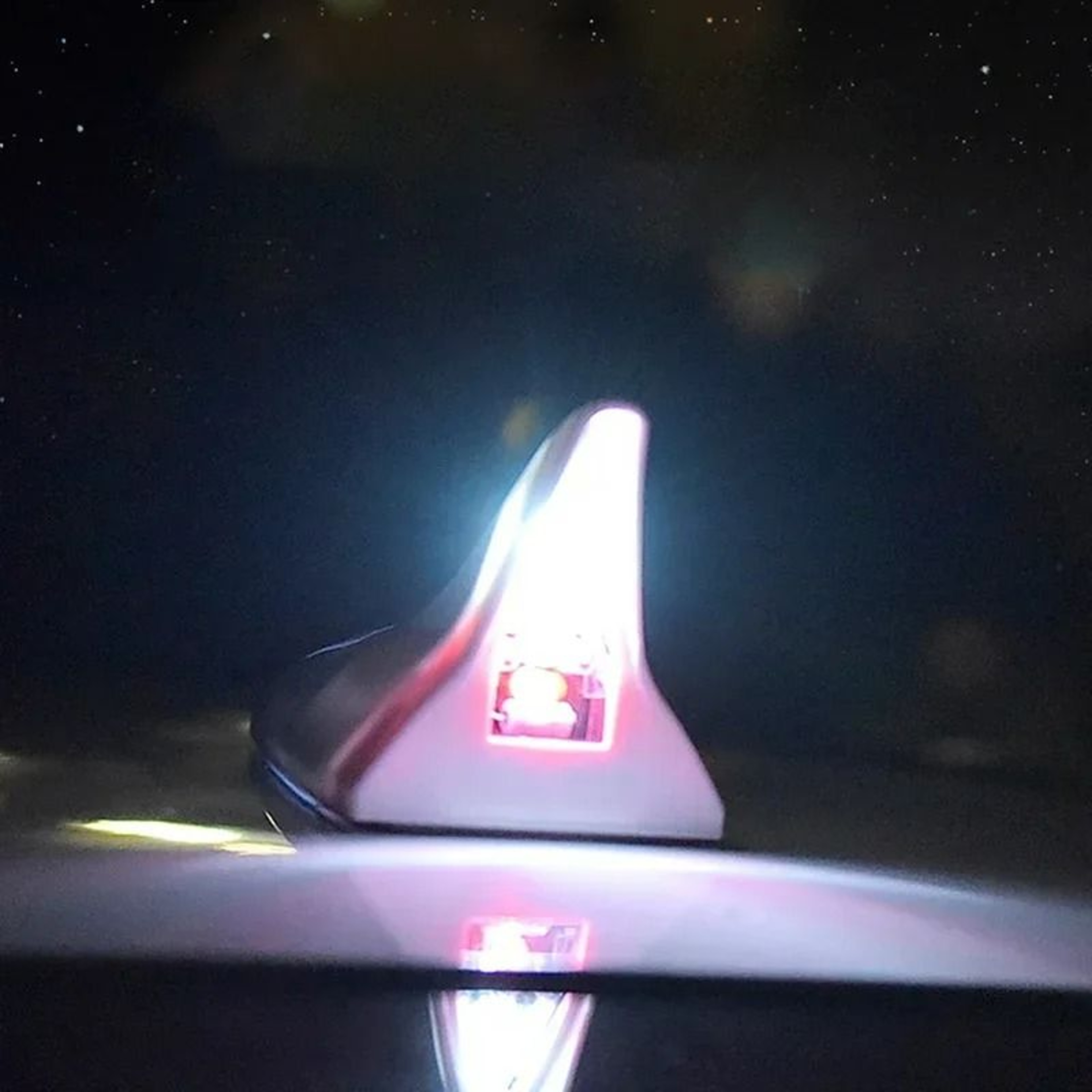 Universal Solar LED Lighted Car Shark Fin Antenna  Roof Tail Warning Light 2