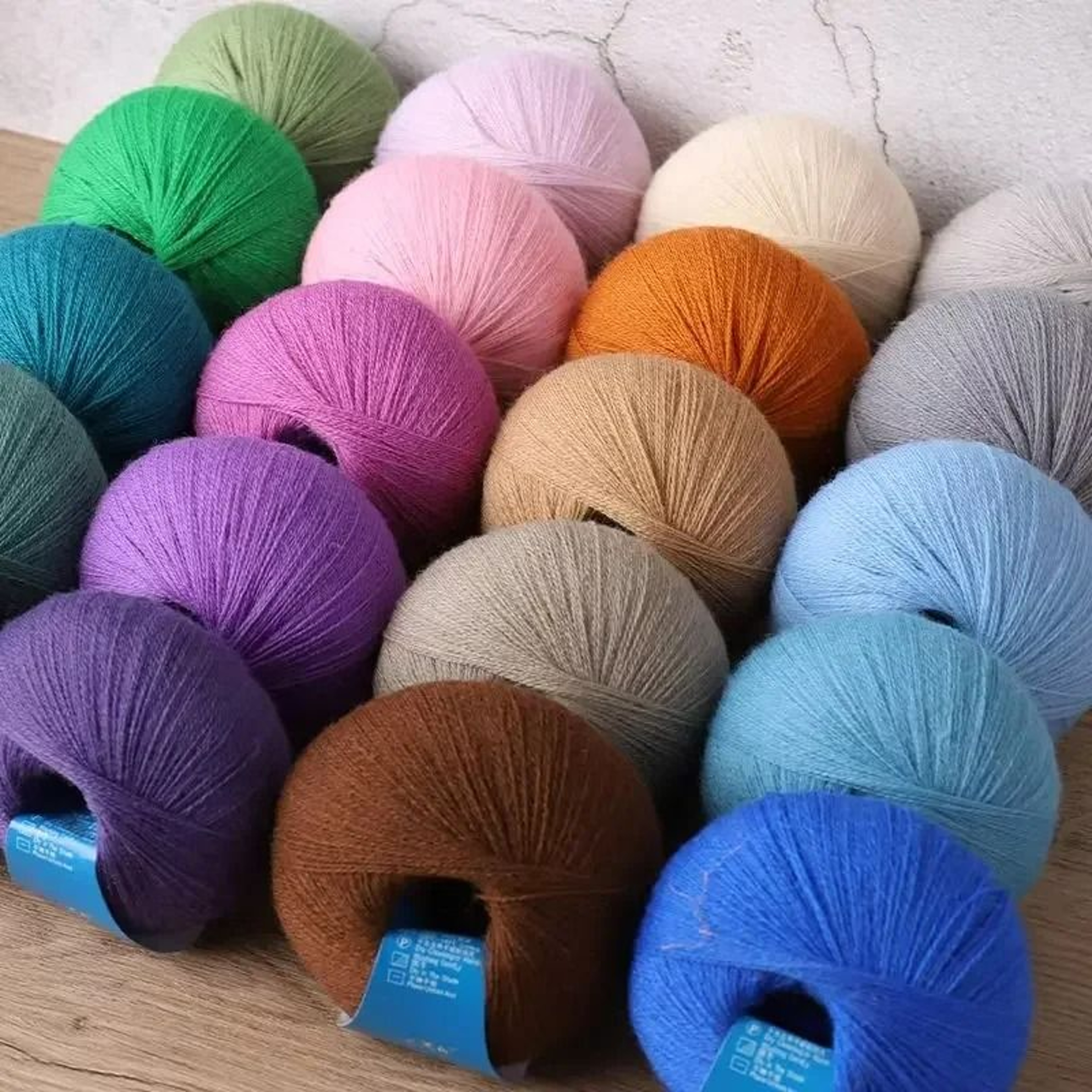011 Lb 100 Soft Merino Wool HandKnitting Yarn 1