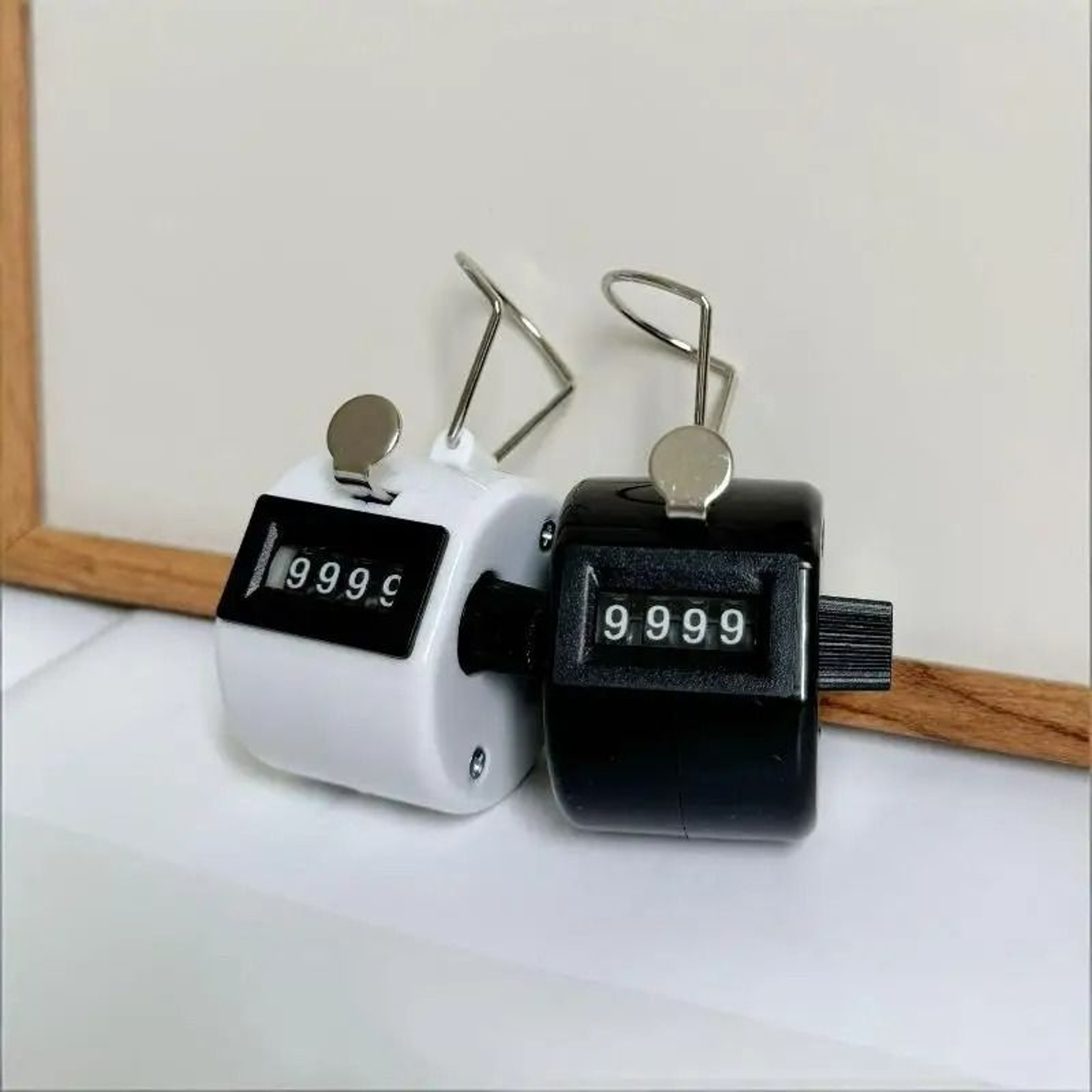4Digit Handheld Mechanical Tally Counter Manual Palm Clicker For Inventory  Attendance 3