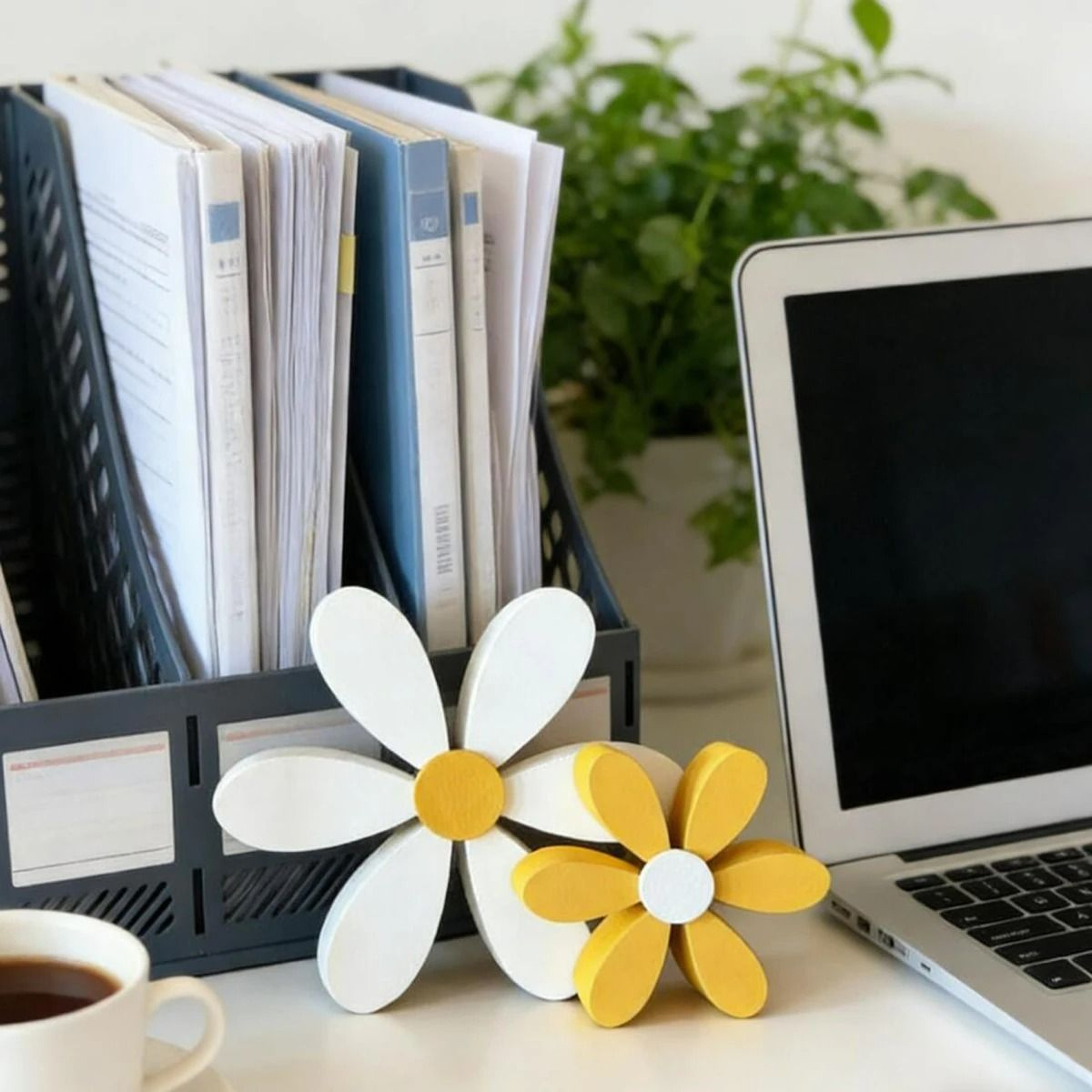 2 Piece Spring Wooden Daisy Desktop Ornaments For Floral Party Decor 3