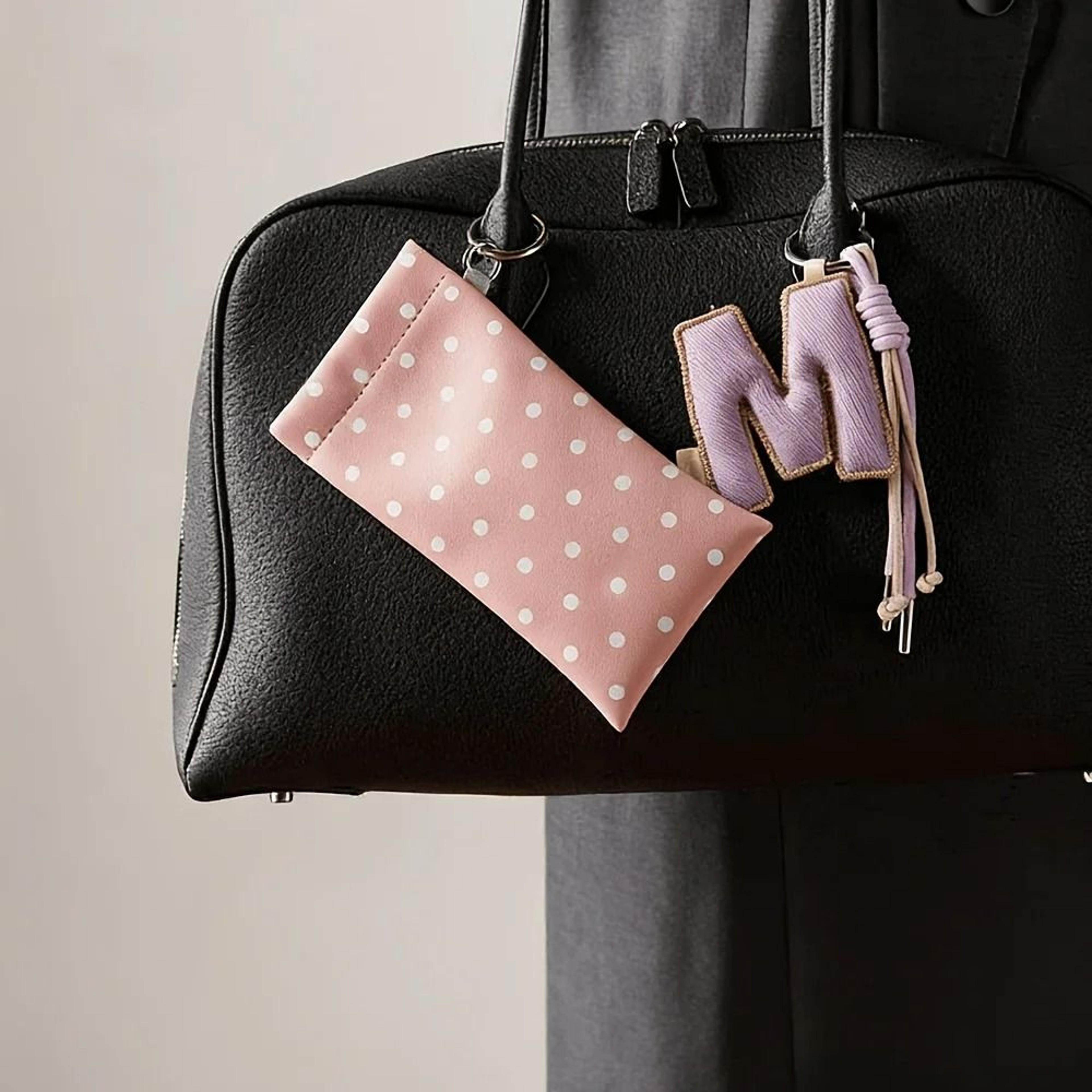 Faux Leather Cute Polka Dot Magnetic Glasses Pouch With Hook And BuiltIn Lens Cloth 3