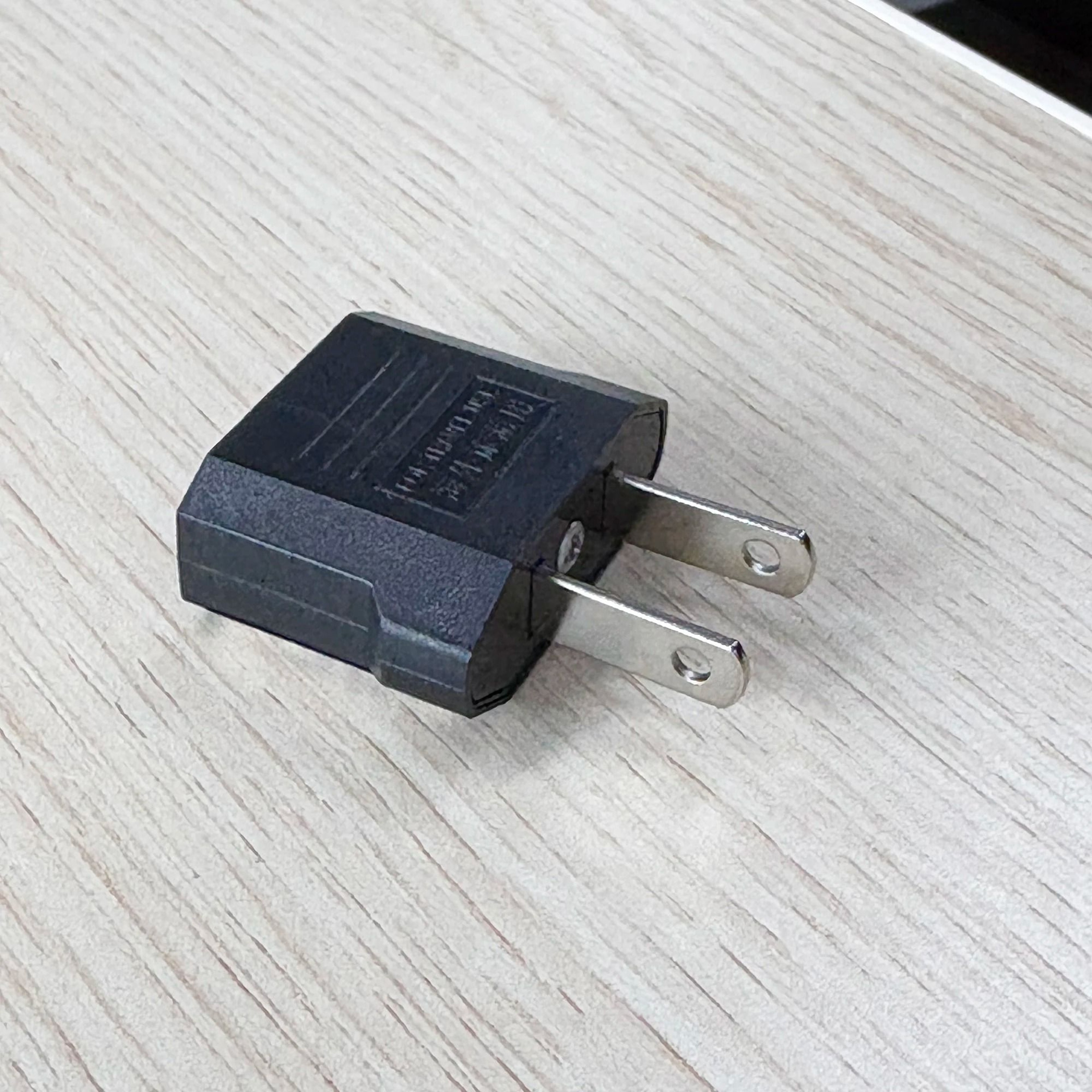 EU To US Travel Power Adapter European 2Pin To US 2Pin AC Plug Converter 4