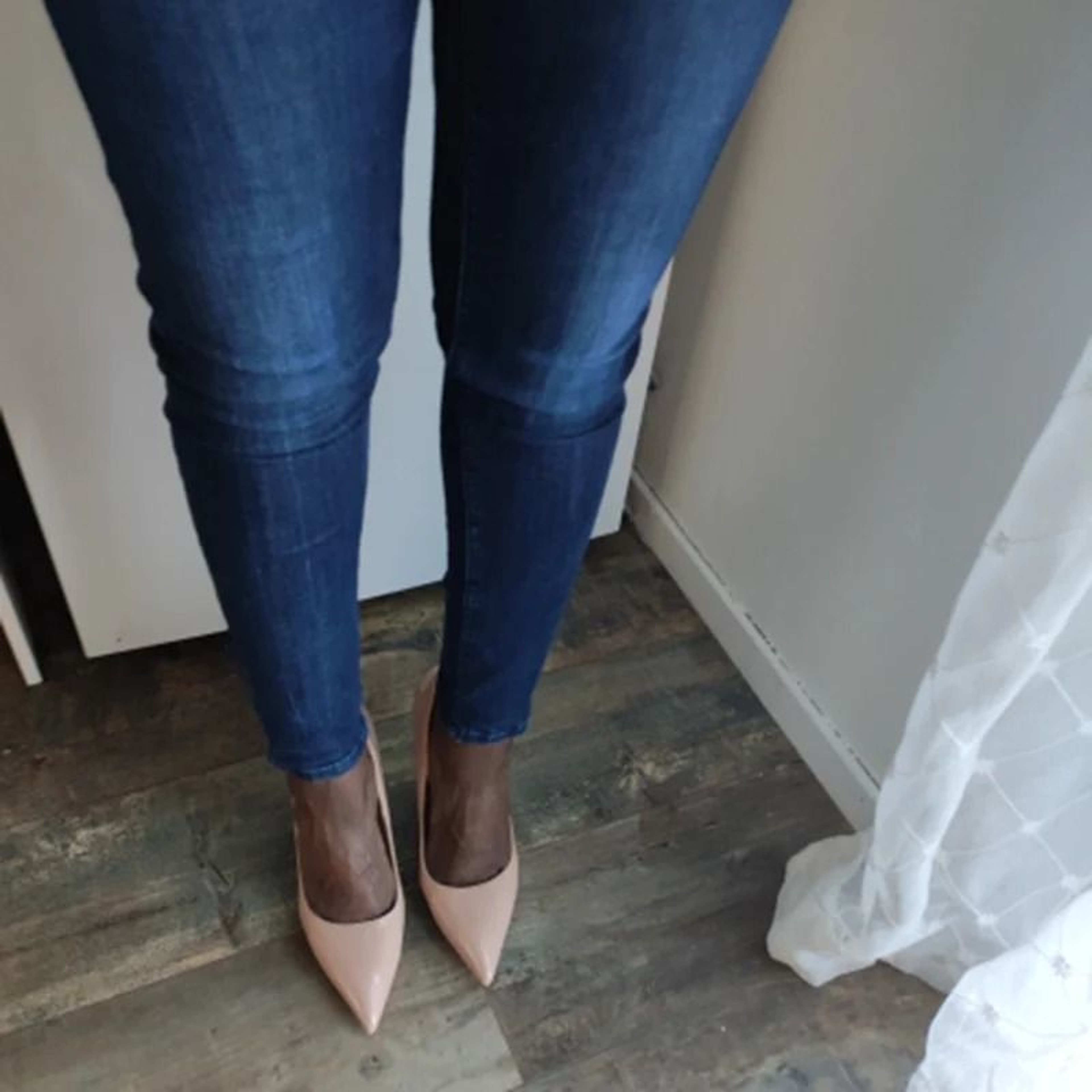 Classic Pointed Toe Stiletto Pumps In Metallic And Nude Finish 3