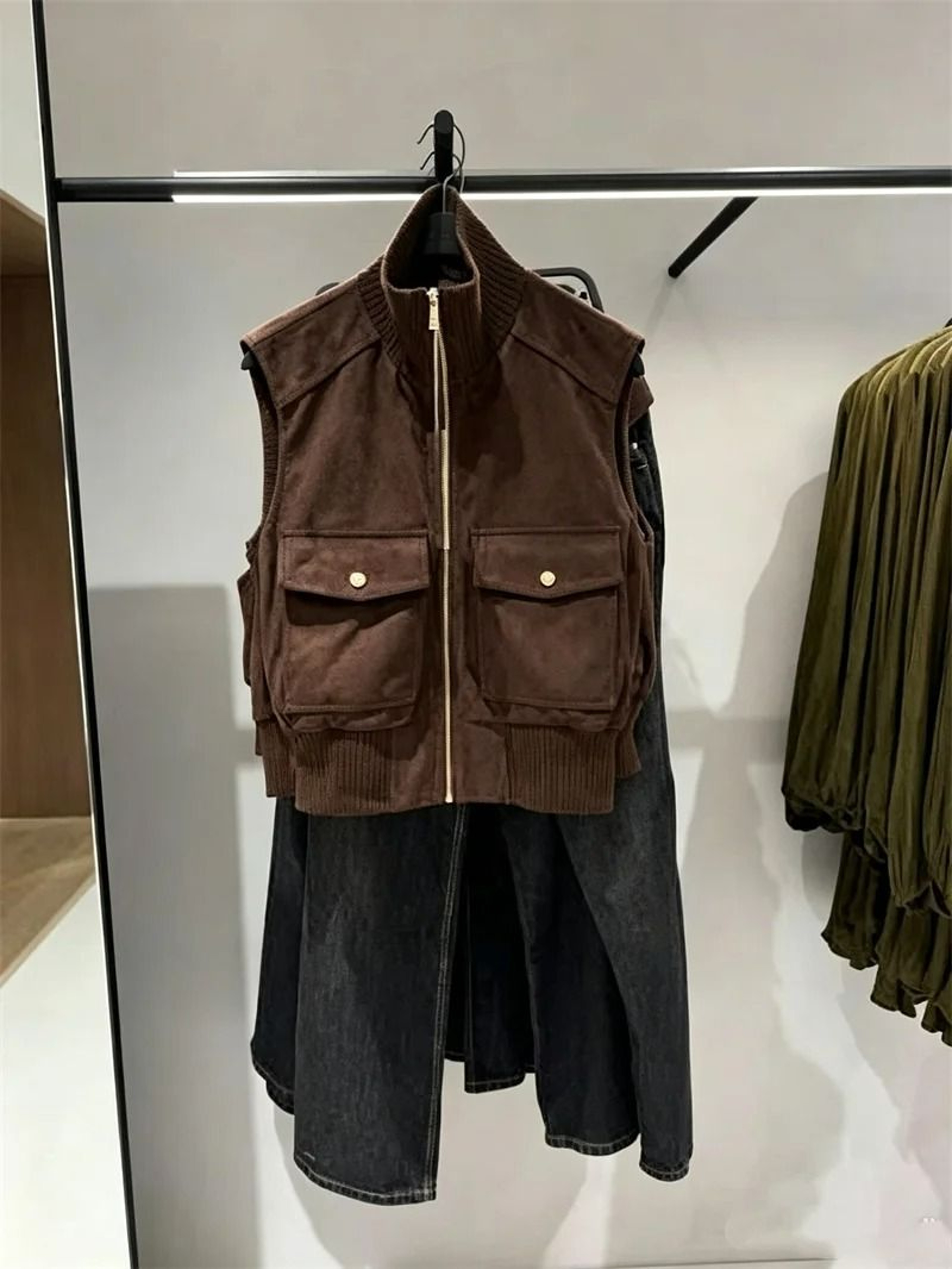 Womens SuedeTexture Stand Collar ZipUp Vest 1
