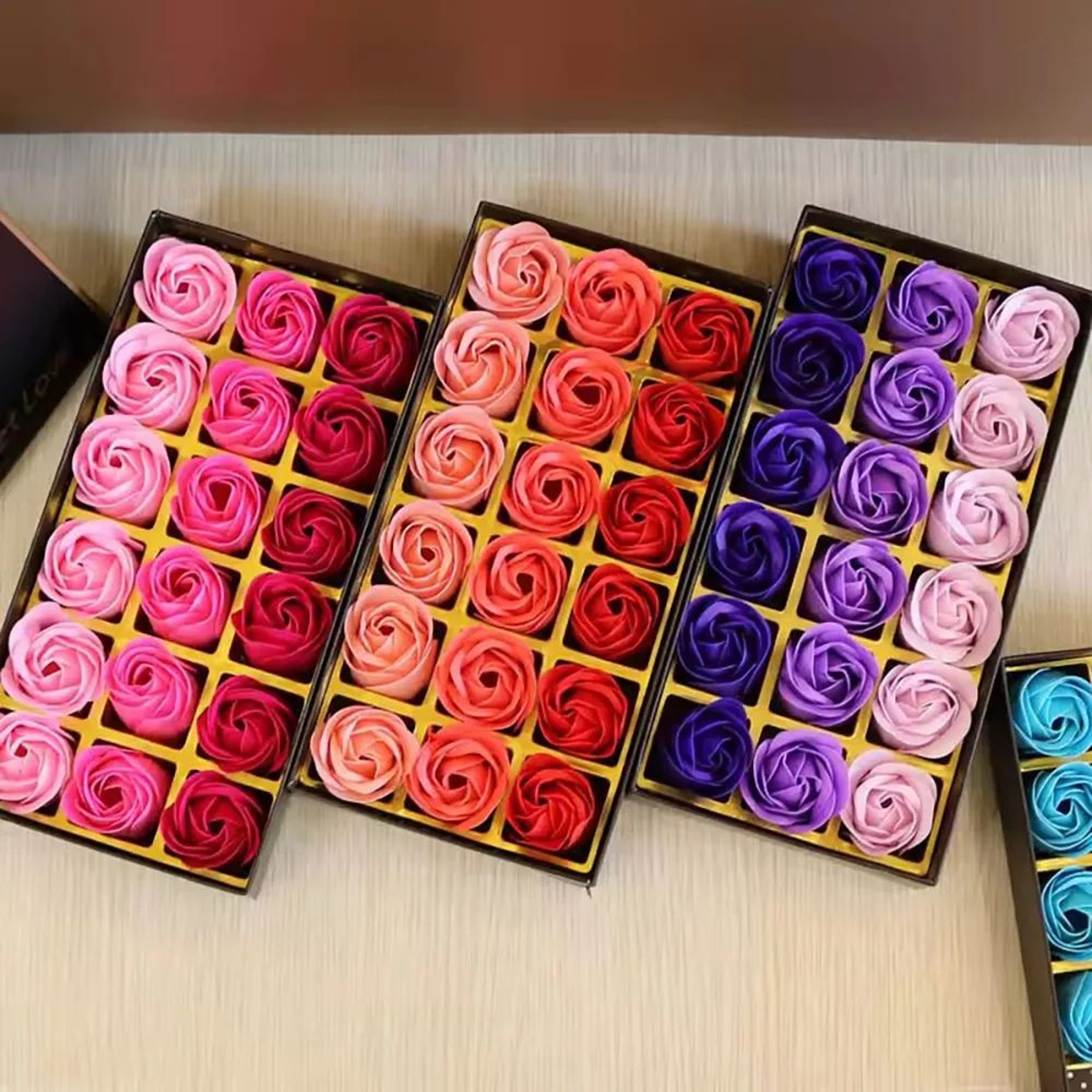 Luxury Soap Rose Gift Box Romantic Bath Flower Set 0