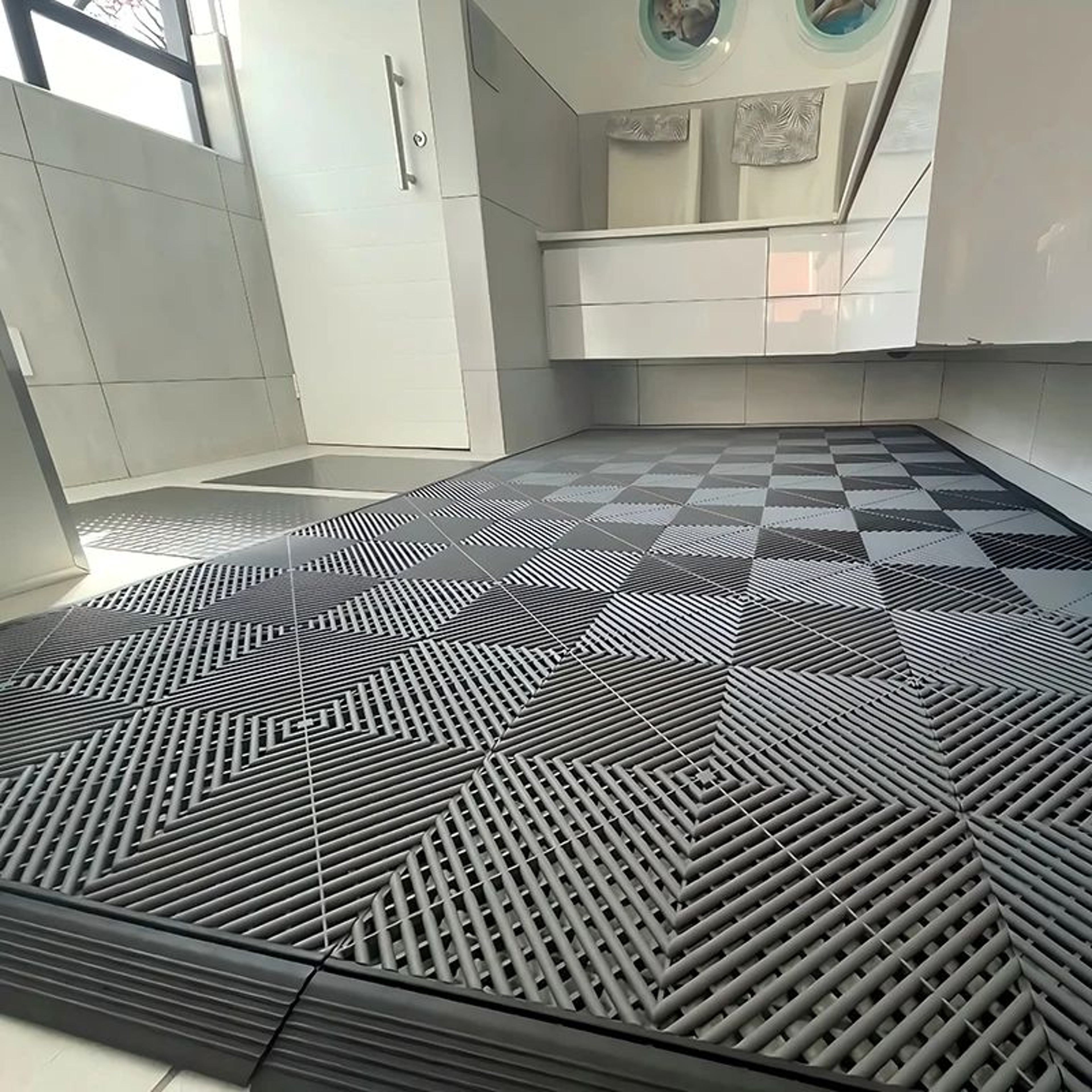 Heavy Duty Interlocking Garage Floor Tiles With Drainage For Car Wash And Outdoor Use 3
