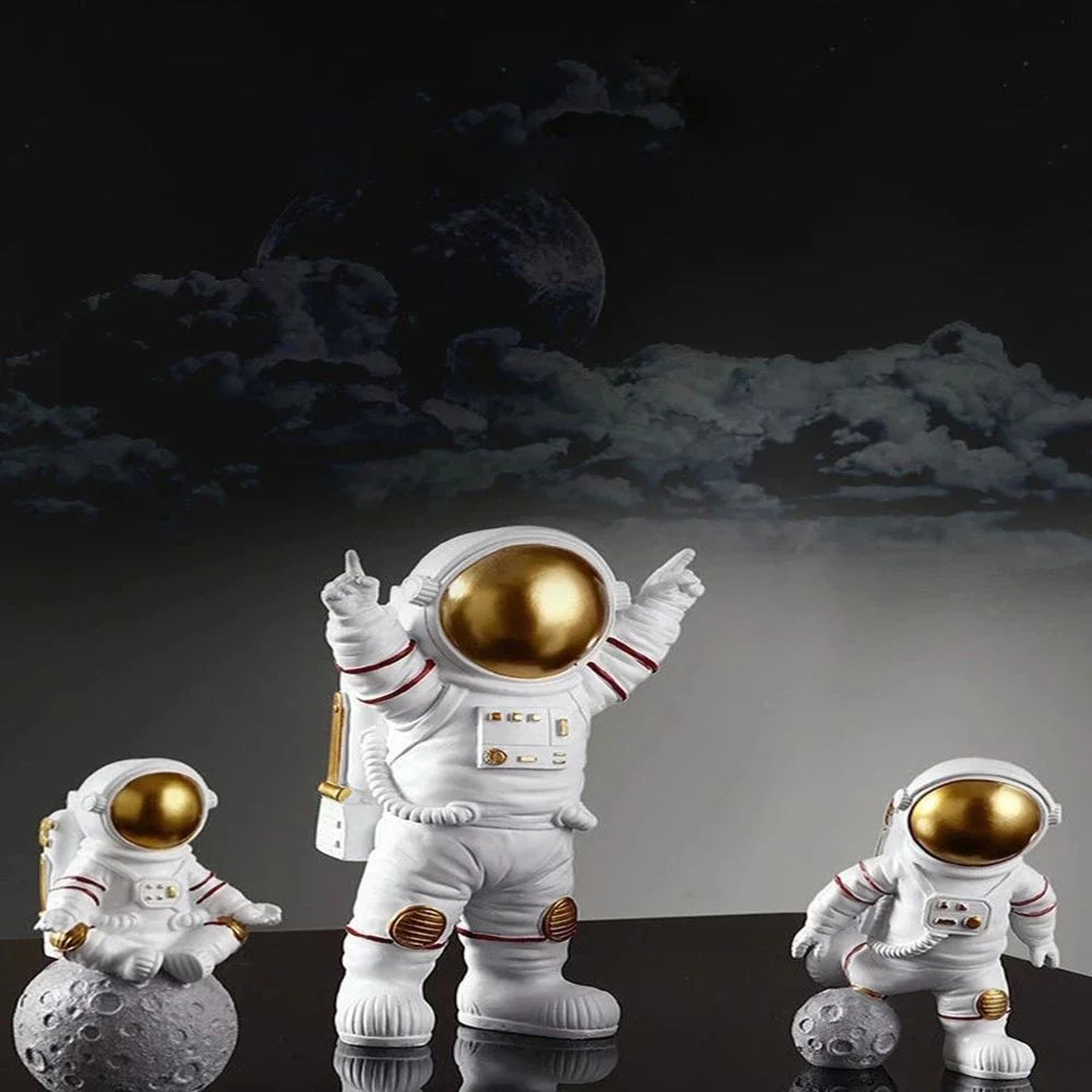 Astronaut Figurine Set Space Theme Desk Decor Mini Spaceman Statues For Home 3