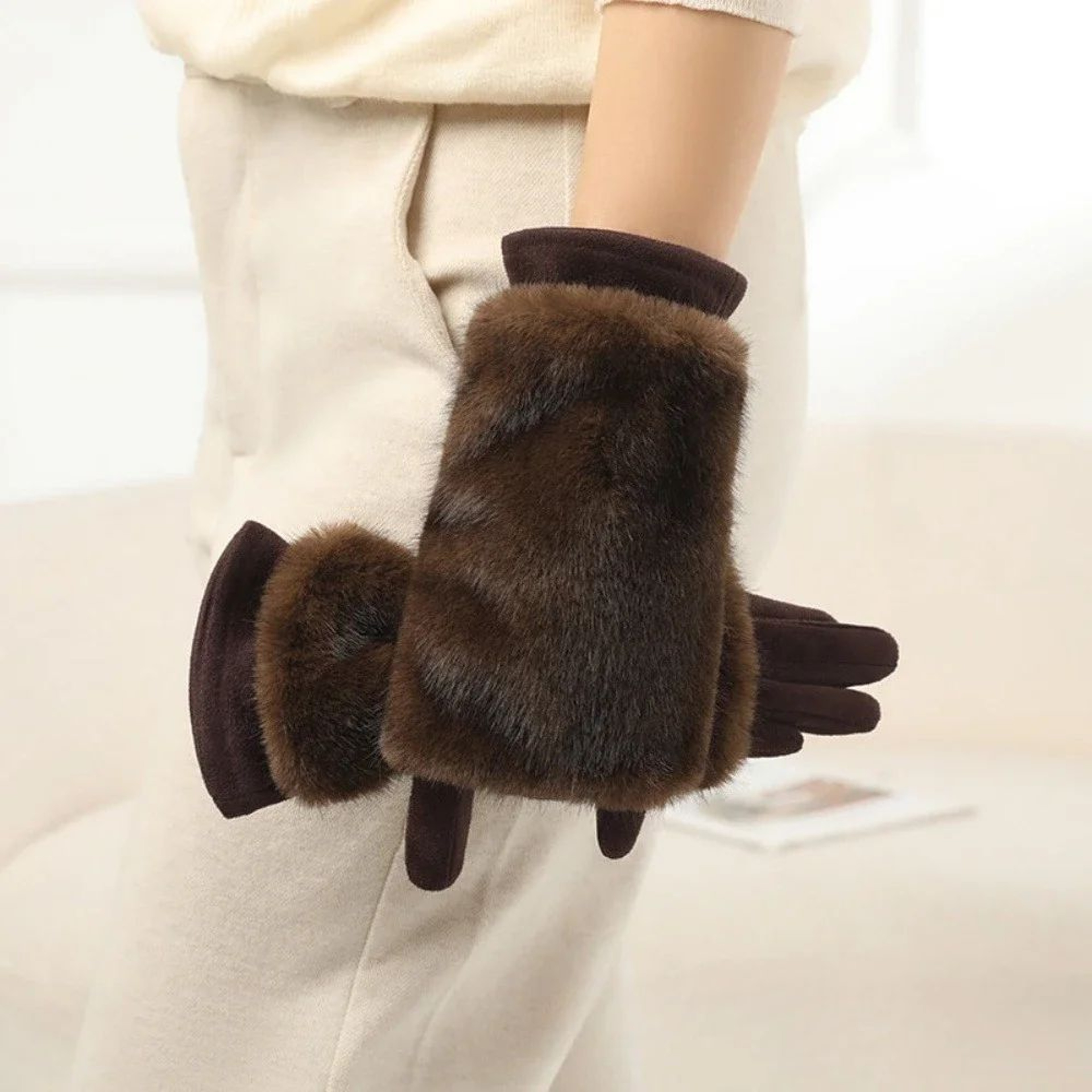 Womens Warm Suede Touchscreen Gloves 5