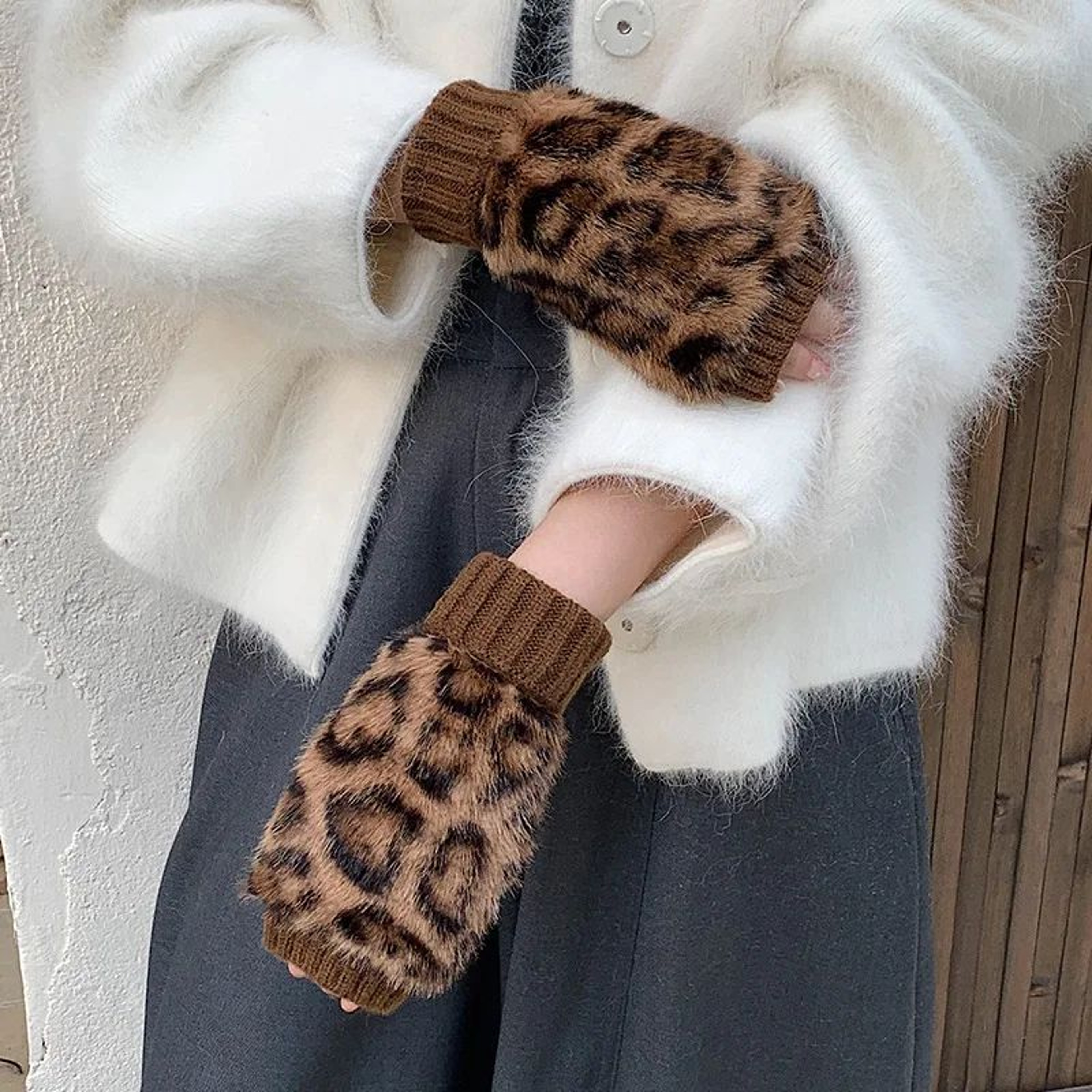 Womens Warm Suede Touchscreen Gloves 14