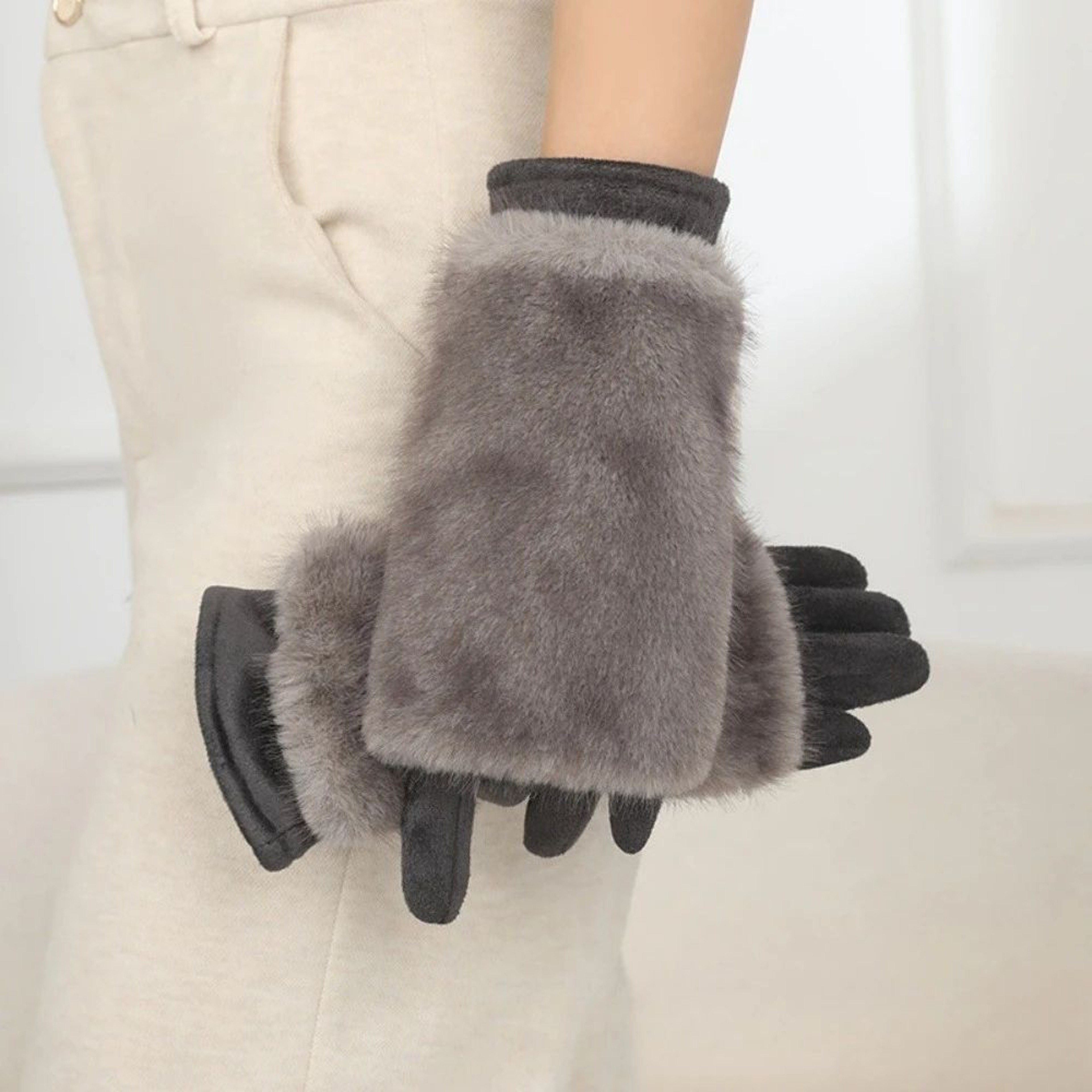 Womens Warm Suede Touchscreen Gloves 6