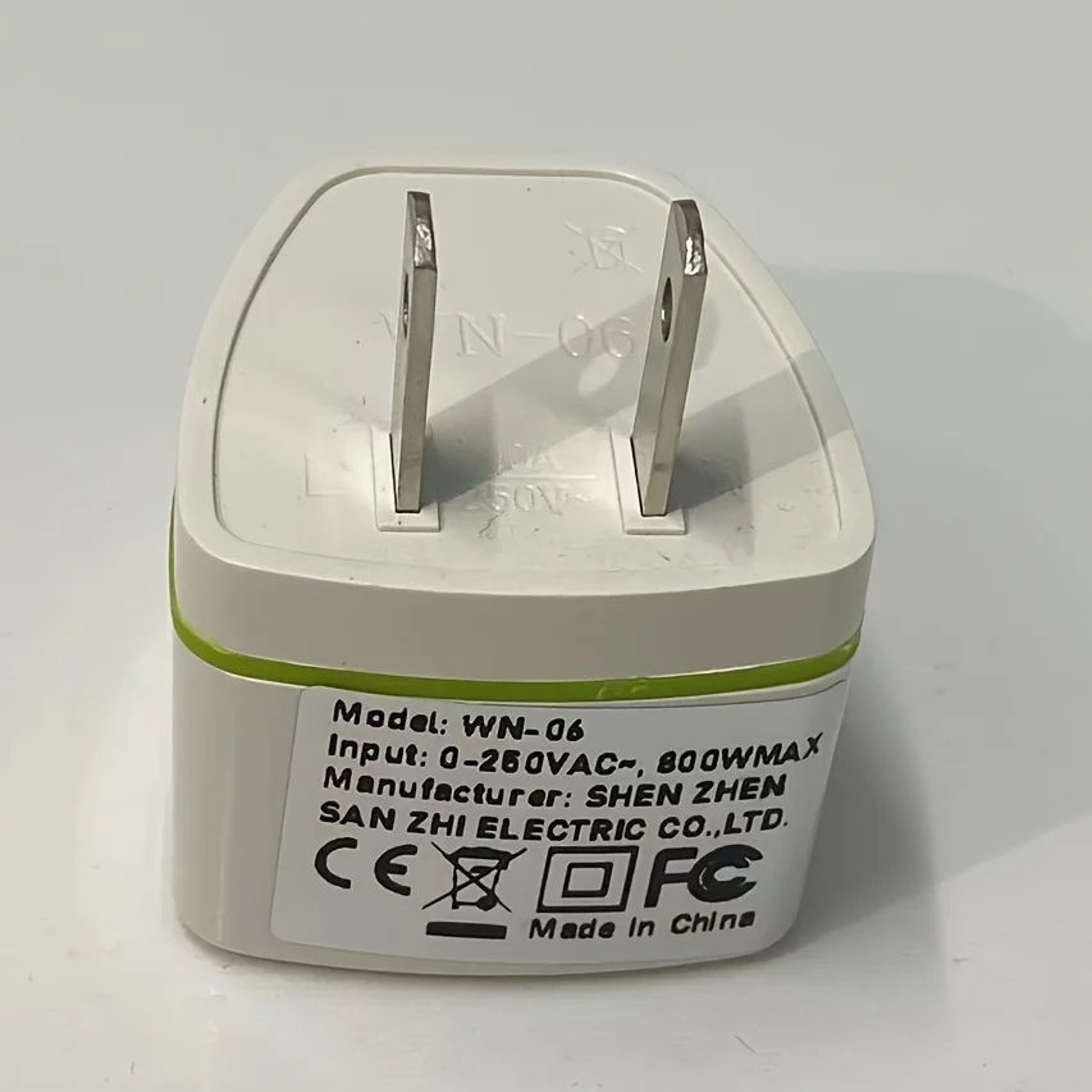 Universal International To US Travel Plug Adapter 0