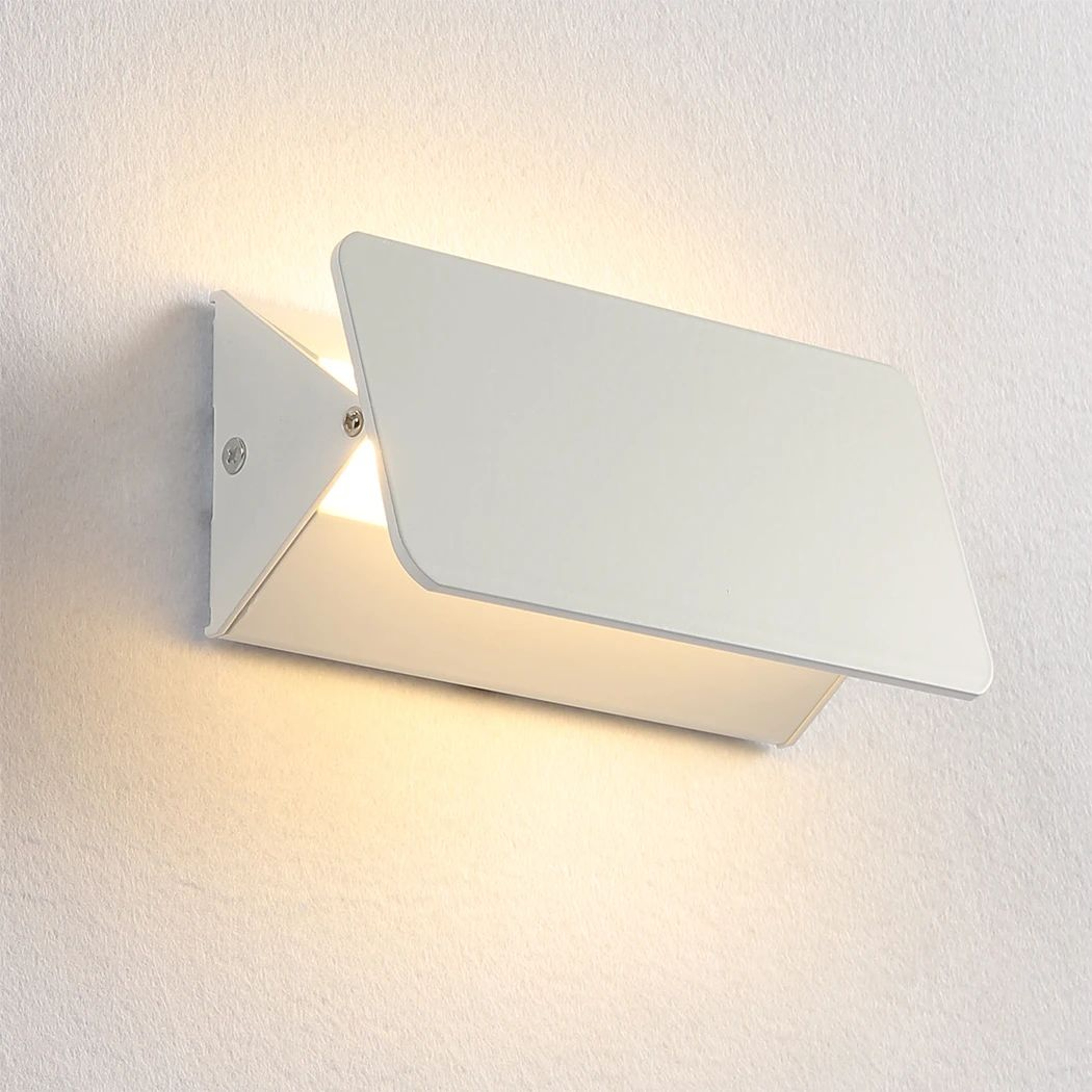 Modern Adjustable Aluminum LED Wall Light 1