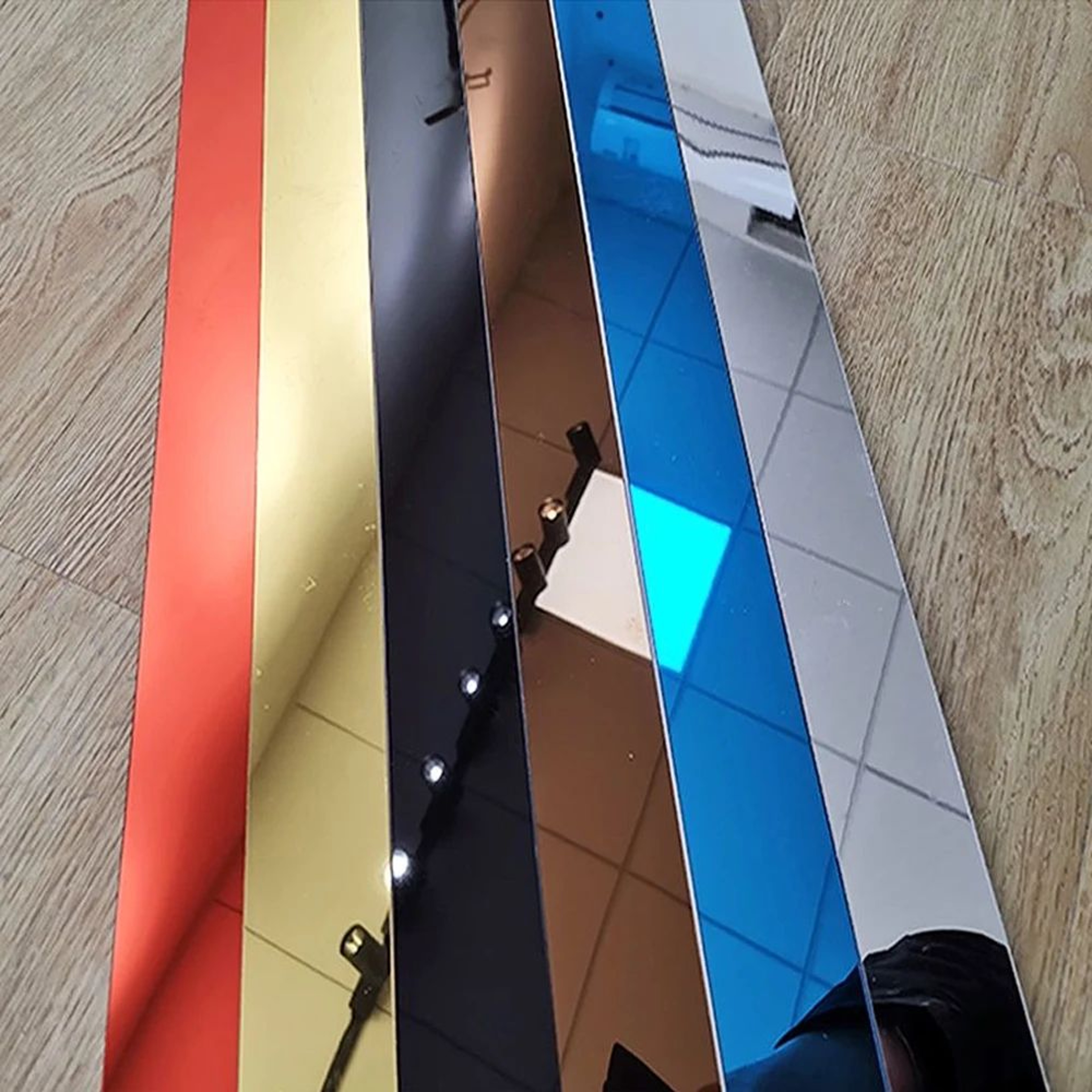 Reflectra 3D Acrylic Mirror Wall Trim 1