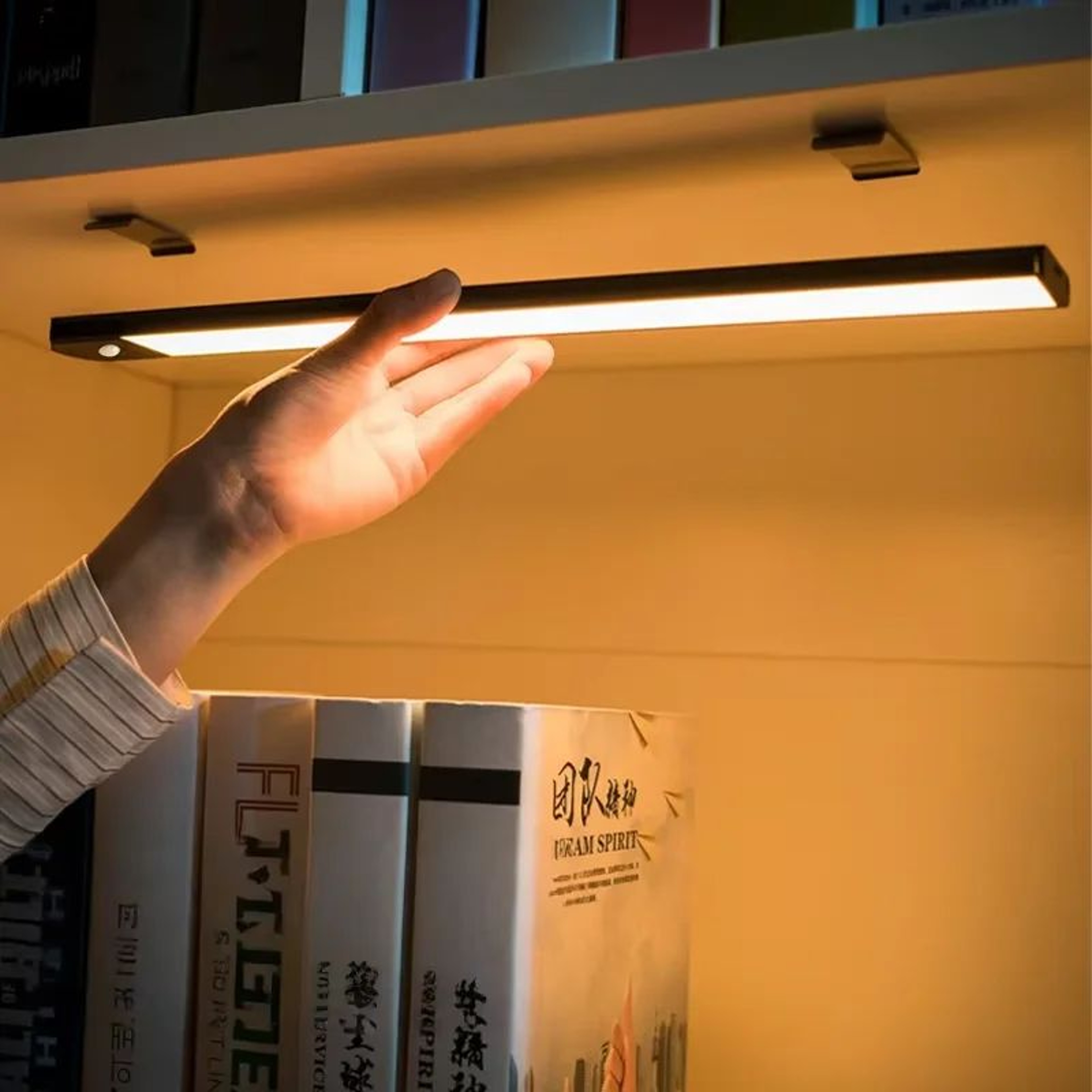 Wall Mounted Type C Motion Sensor Bar Light 5
