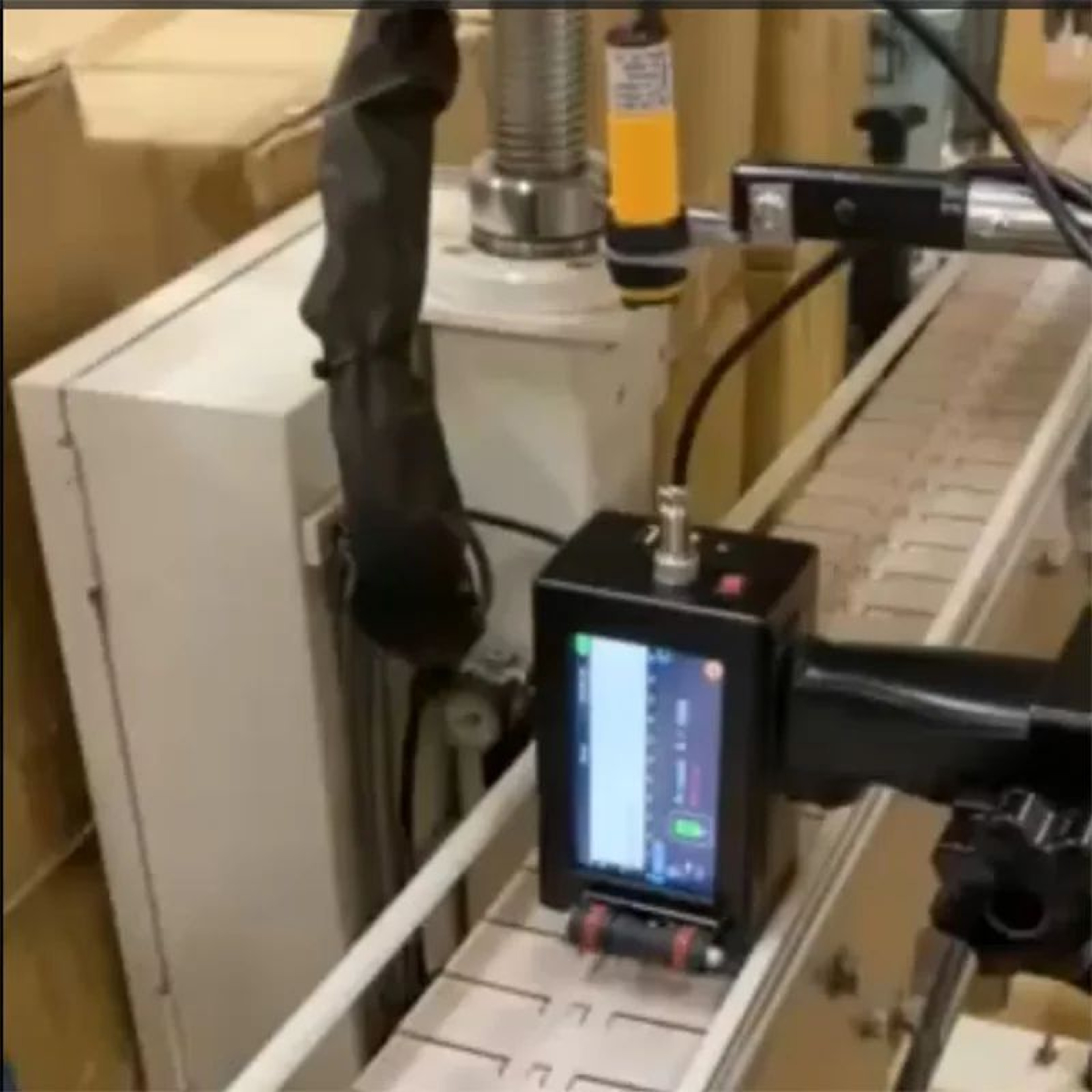 Portable Handheld Inkjet Printer For Batch Codes And Expiration Dates 1