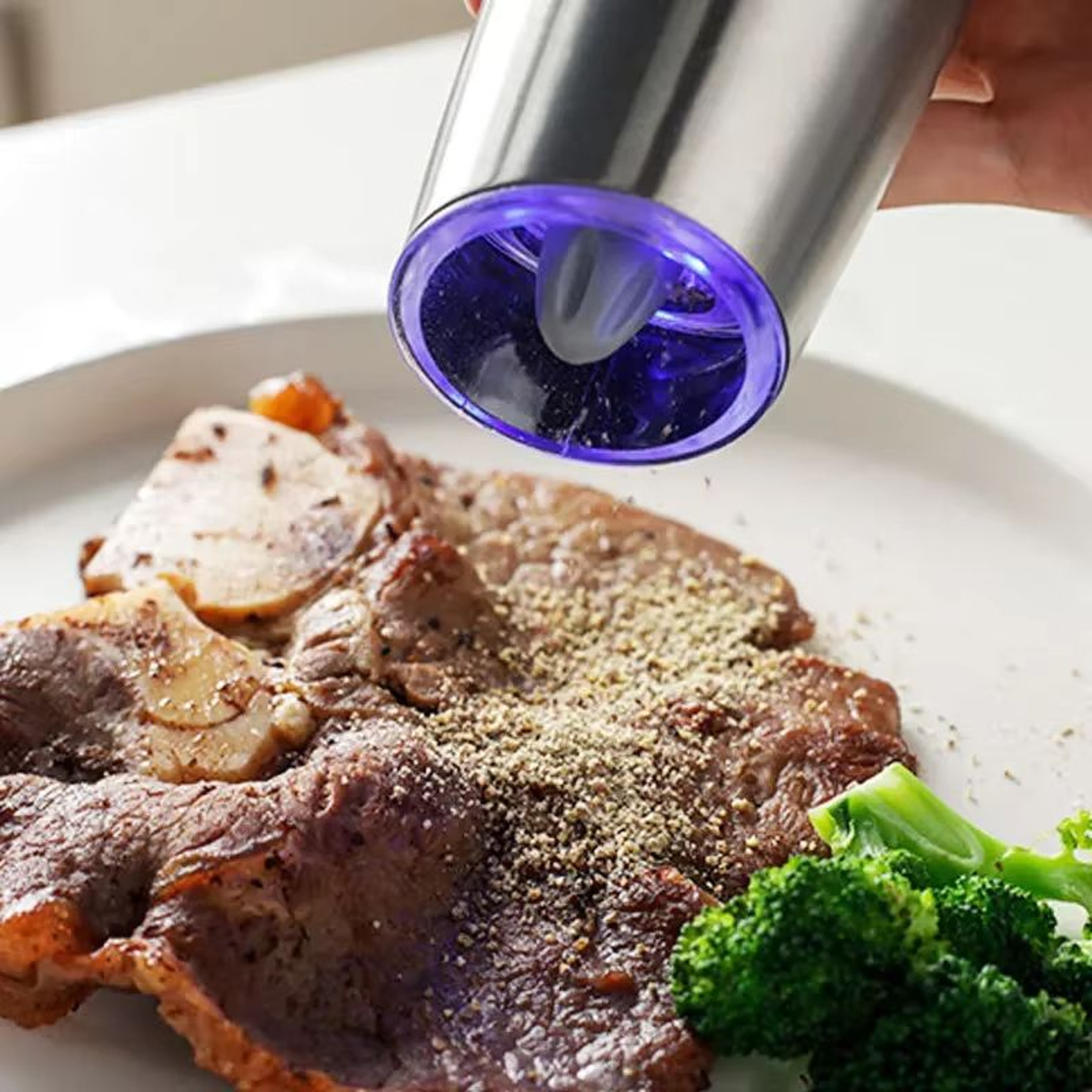 Electric Automatic Salt And Pepper Grinder With LED Light And Adjustable Coarseness 2
