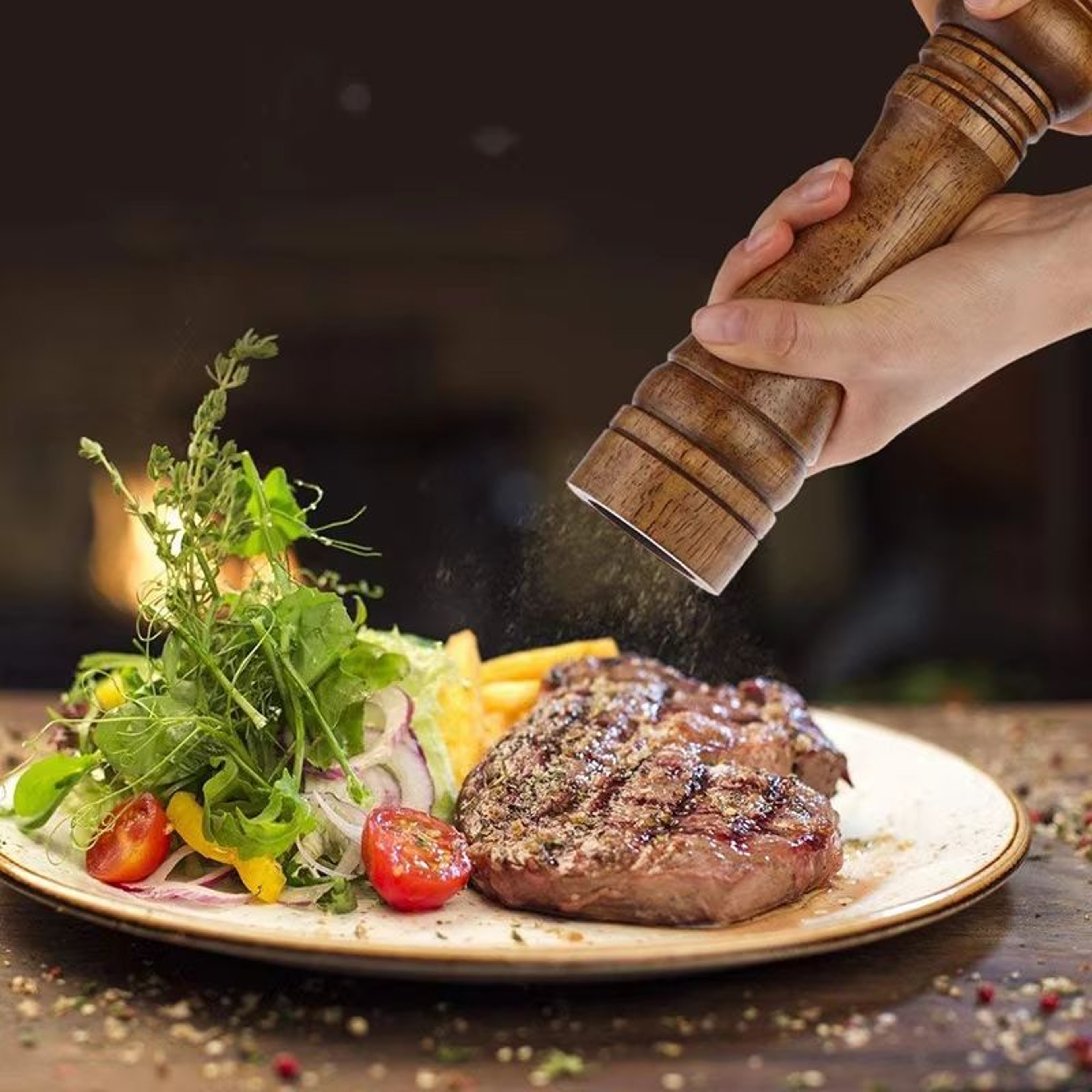 Electric Automatic Salt And Pepper Grinder With LED Light And Adjustable Coarseness 3