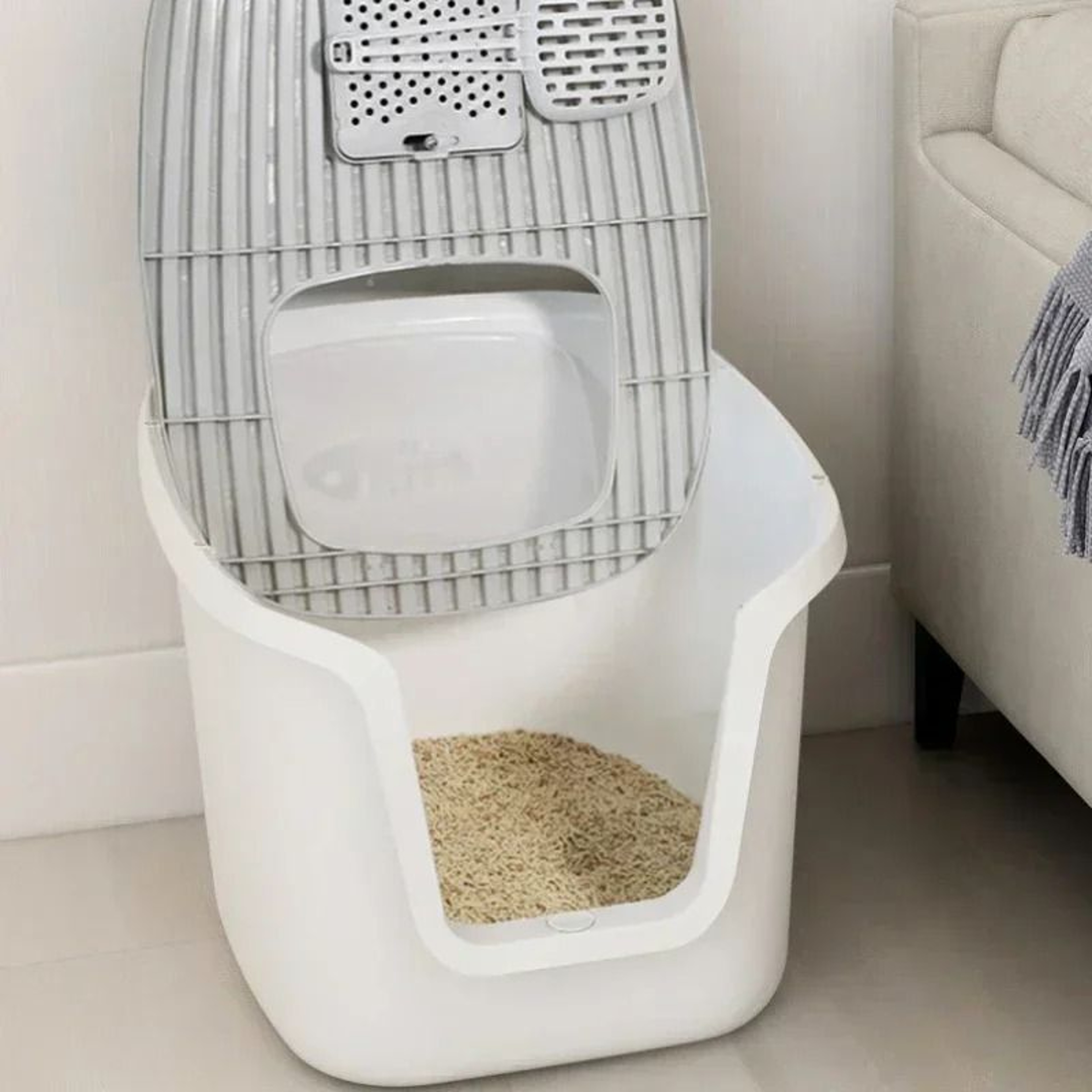 Extra Large Covered Cat Litter Box With MultiDirectional Entry  LiftUp Lid 3