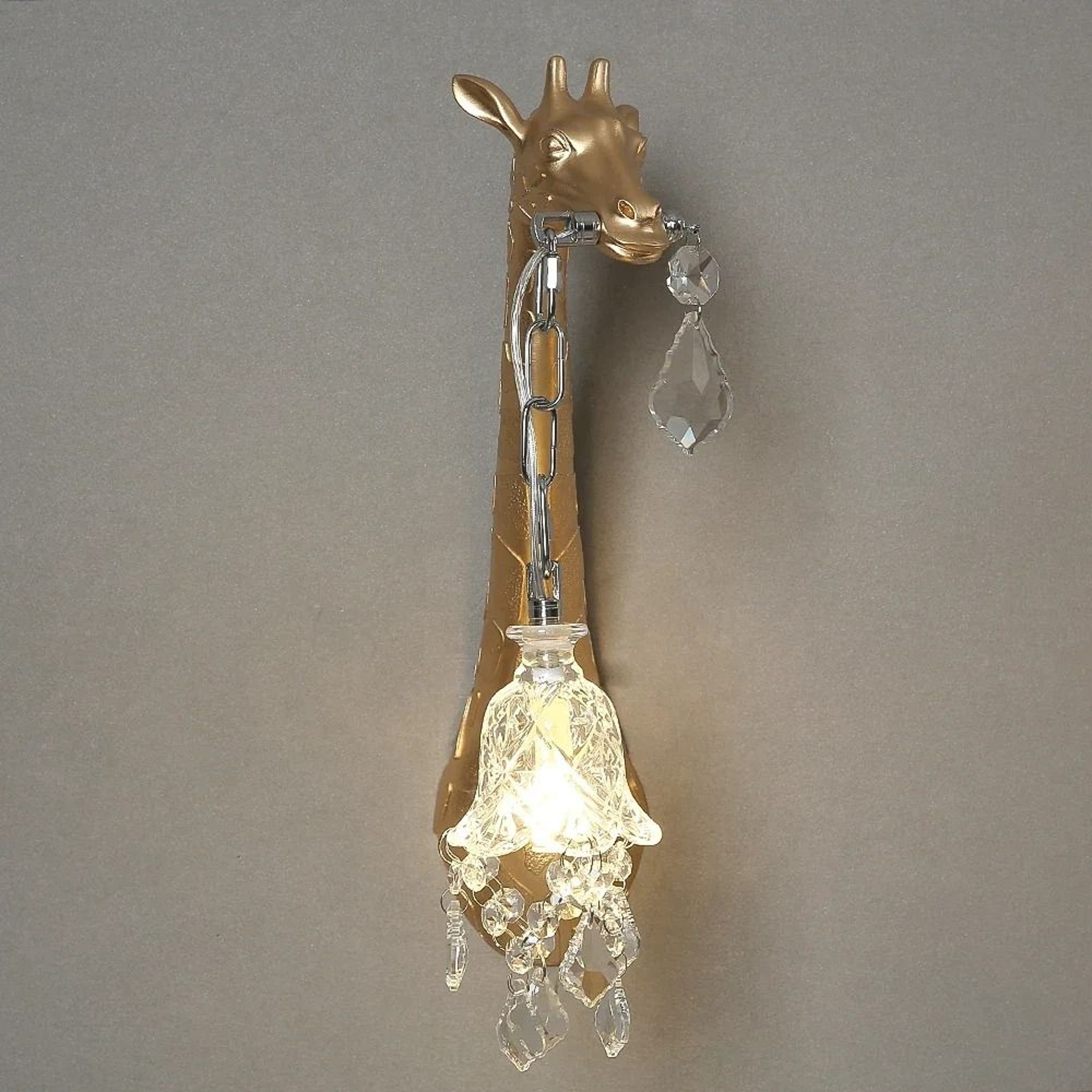 Golden Giraffe Resin Wall Sconce 15