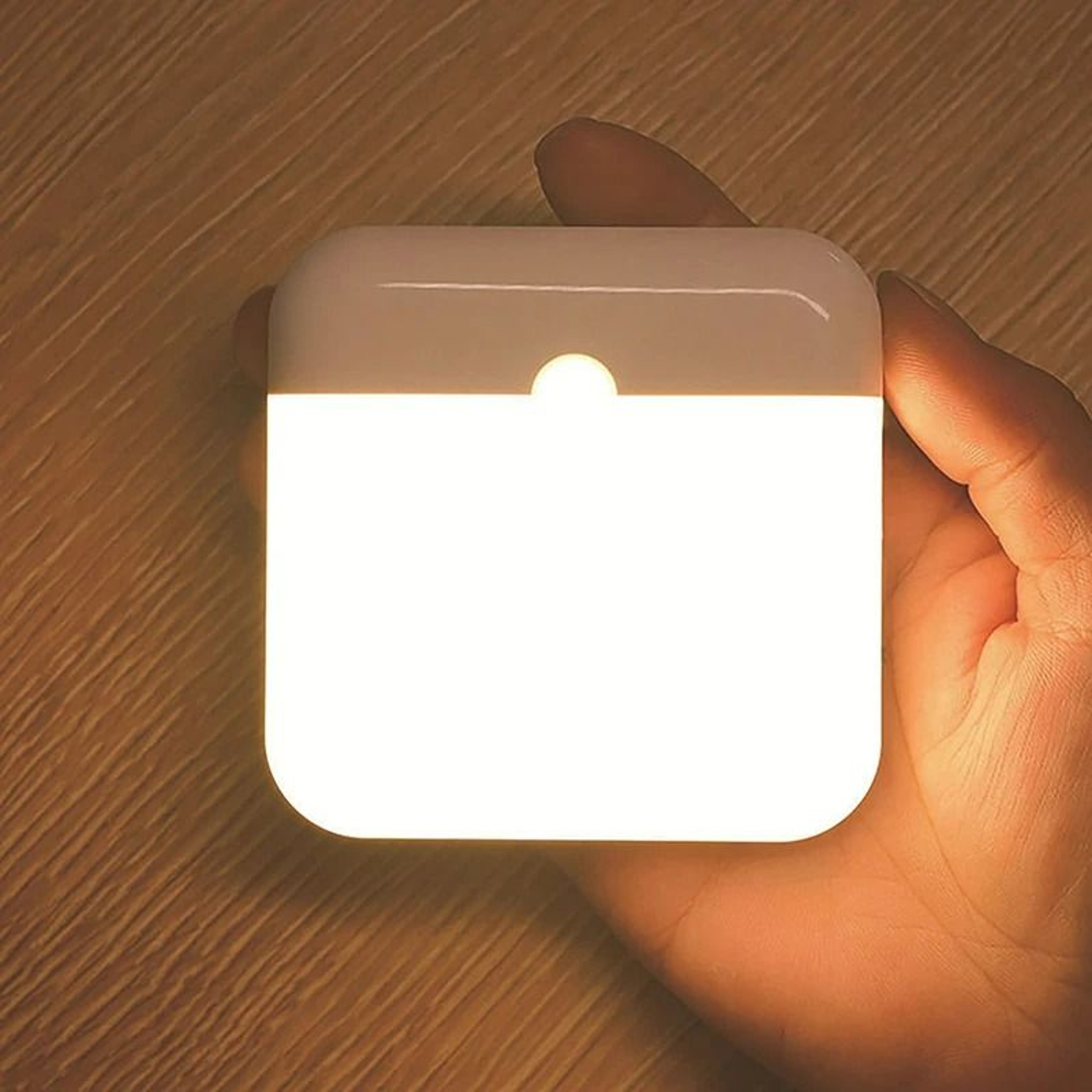 AutoLume Rechargeable Wall Light 3