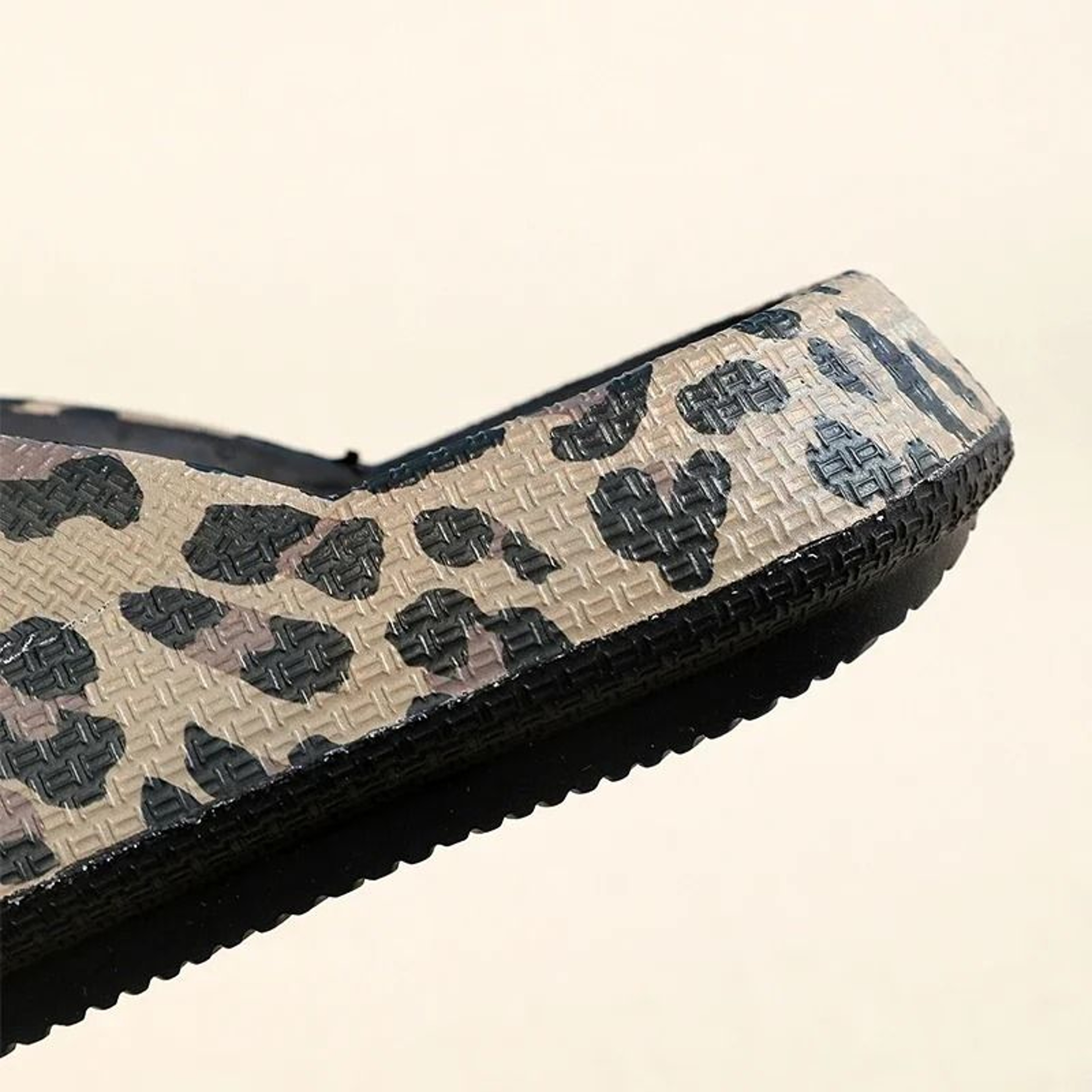Summer New Women Sandals Comfort FlipFlop Leopard Soft ThickSoled Cloud Slippers 4