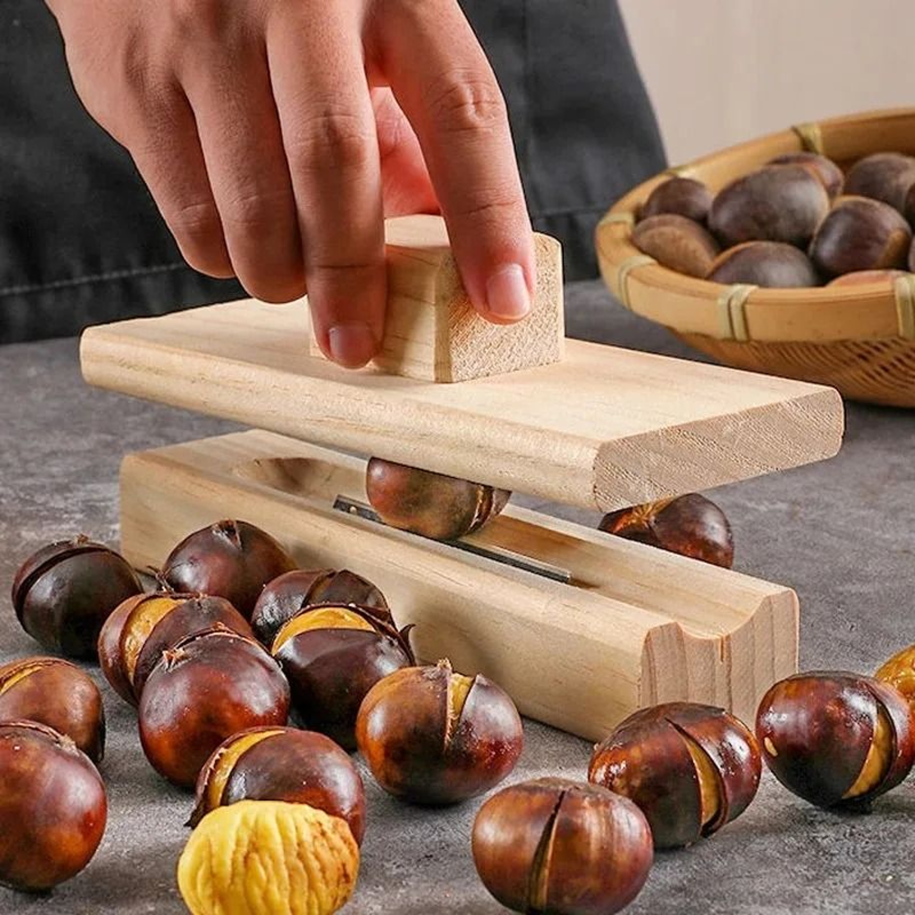 JUSTINLAU Wooden Chestnut  Nut Opener  Heavy Duty Manual Walnut Plier Tool 2