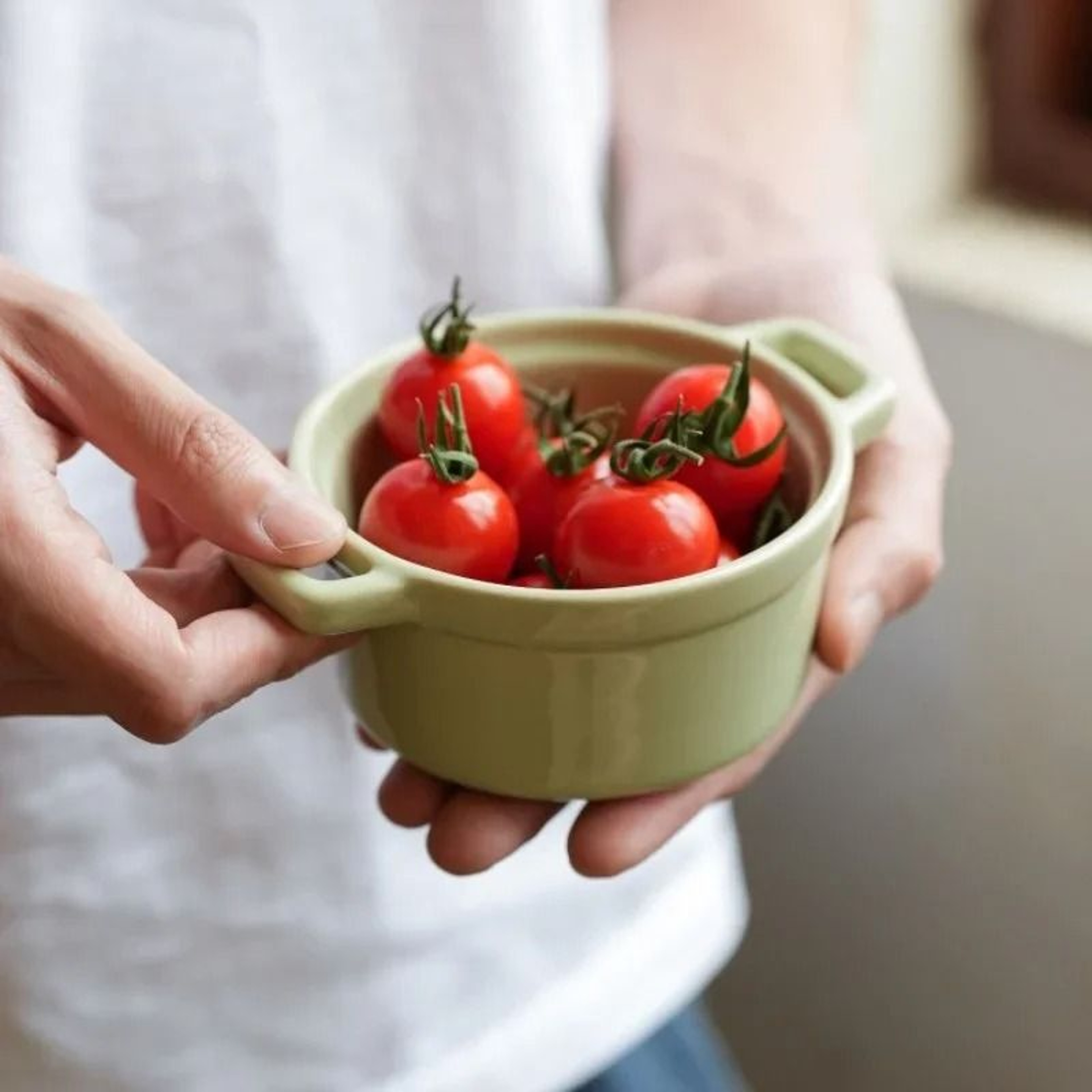 200ML Mini Ceramic Casserole Dish  Oven Safe Ramekin With Lid  Handles 2