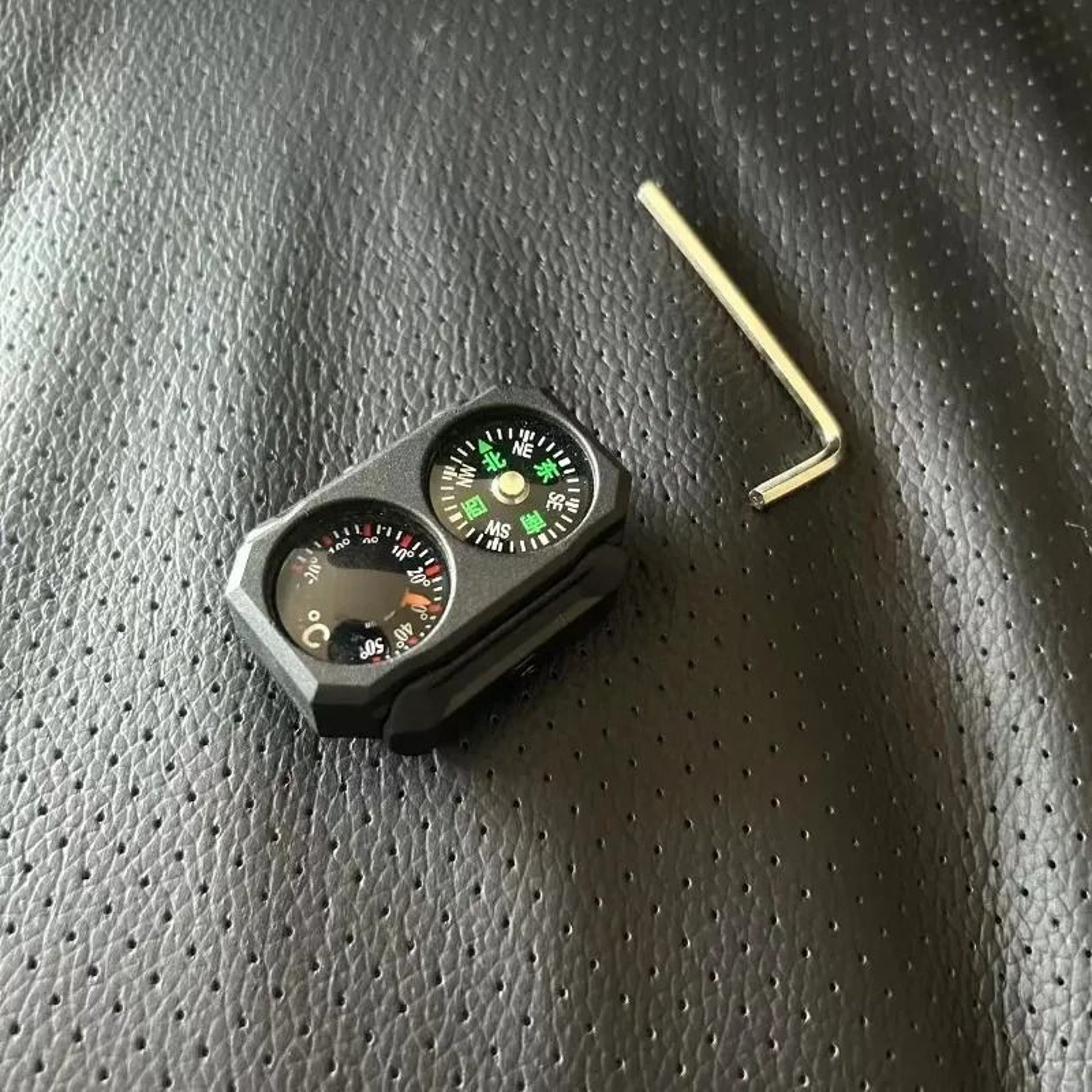 Outdoor Tactical Mini Universal Compass  Thermometer  20mm Precision Rail Tool 5