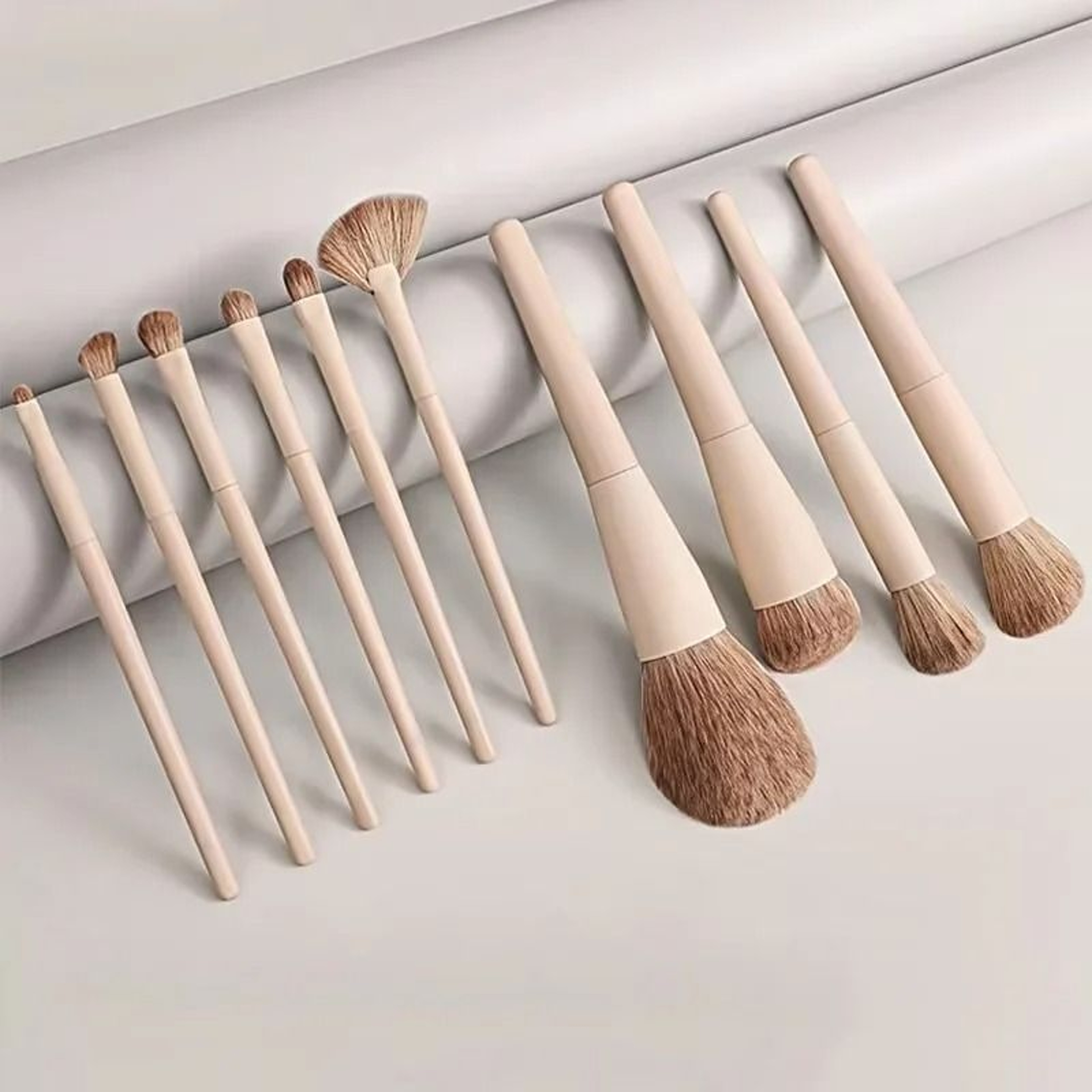 13 Piece Professional Soft Makeup Brush Set With Storage Bag 17