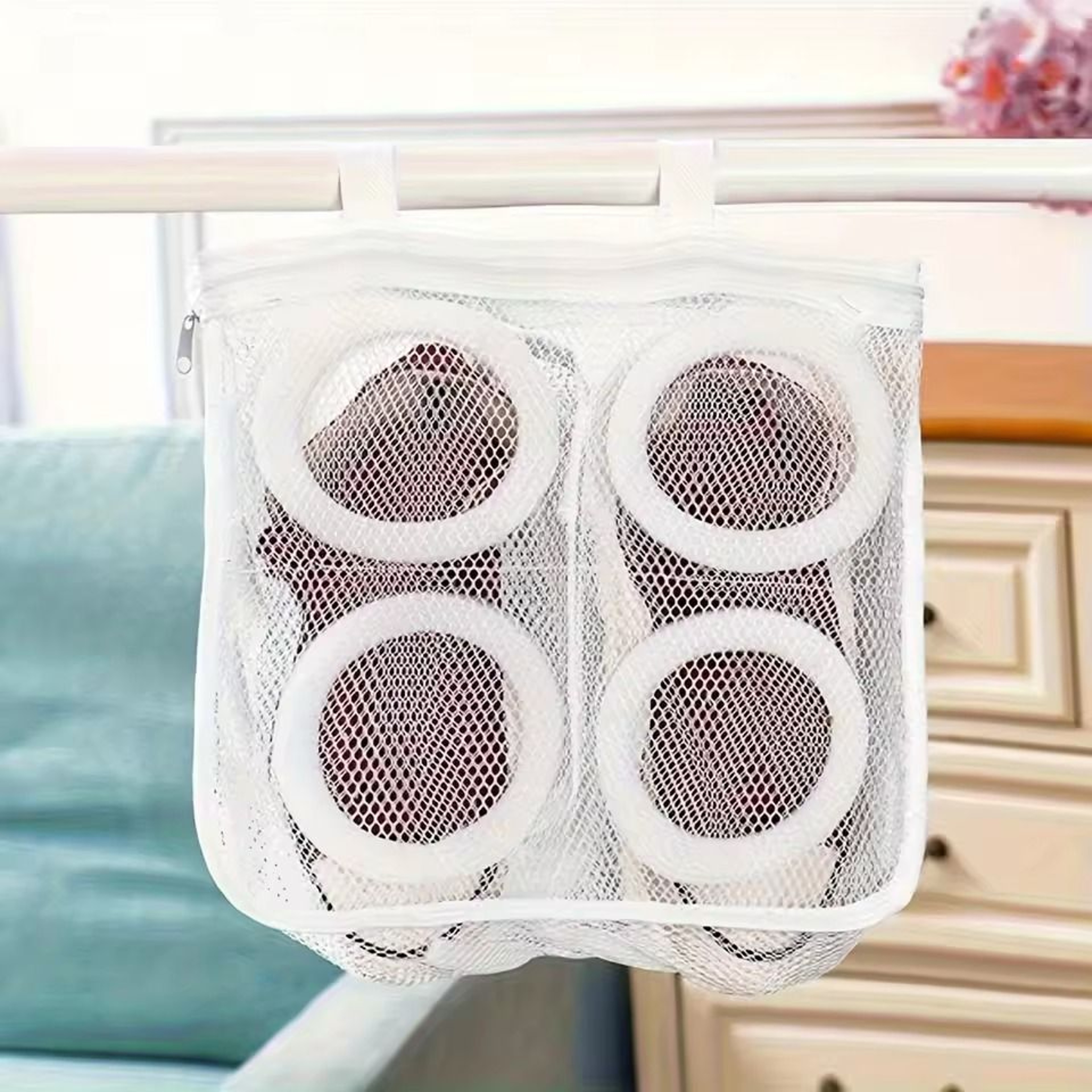 Hanging Shoe Washing And Drying Protection Bag 4
