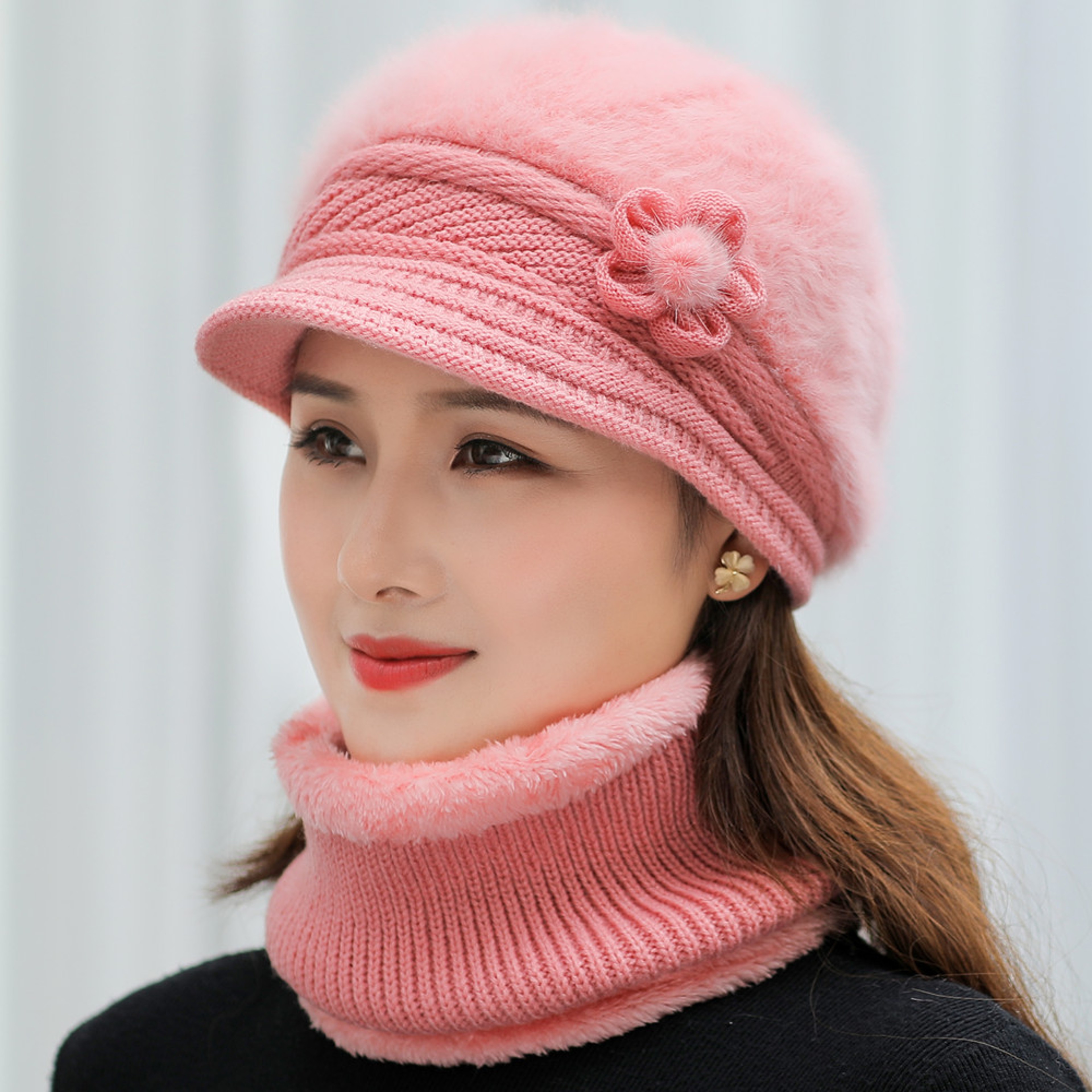 Plush Fur Lined Winter Hat & Scarf Set - Stylish & Warm Gift for Women – view 5