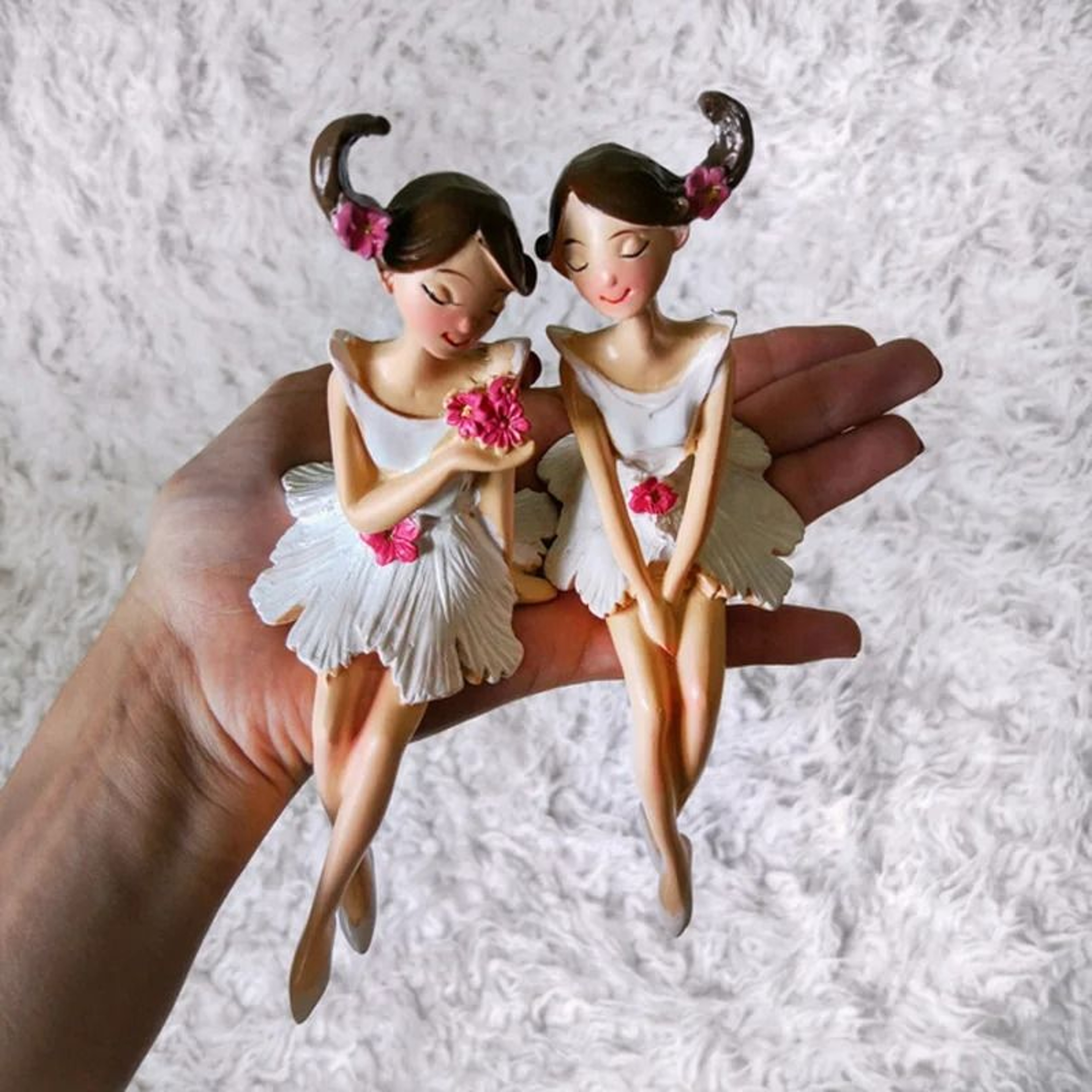Modern Angel Fairy Figurine Set  2Piece Resin Craft Sculptures For Nordic Home  Wedding Decor 4