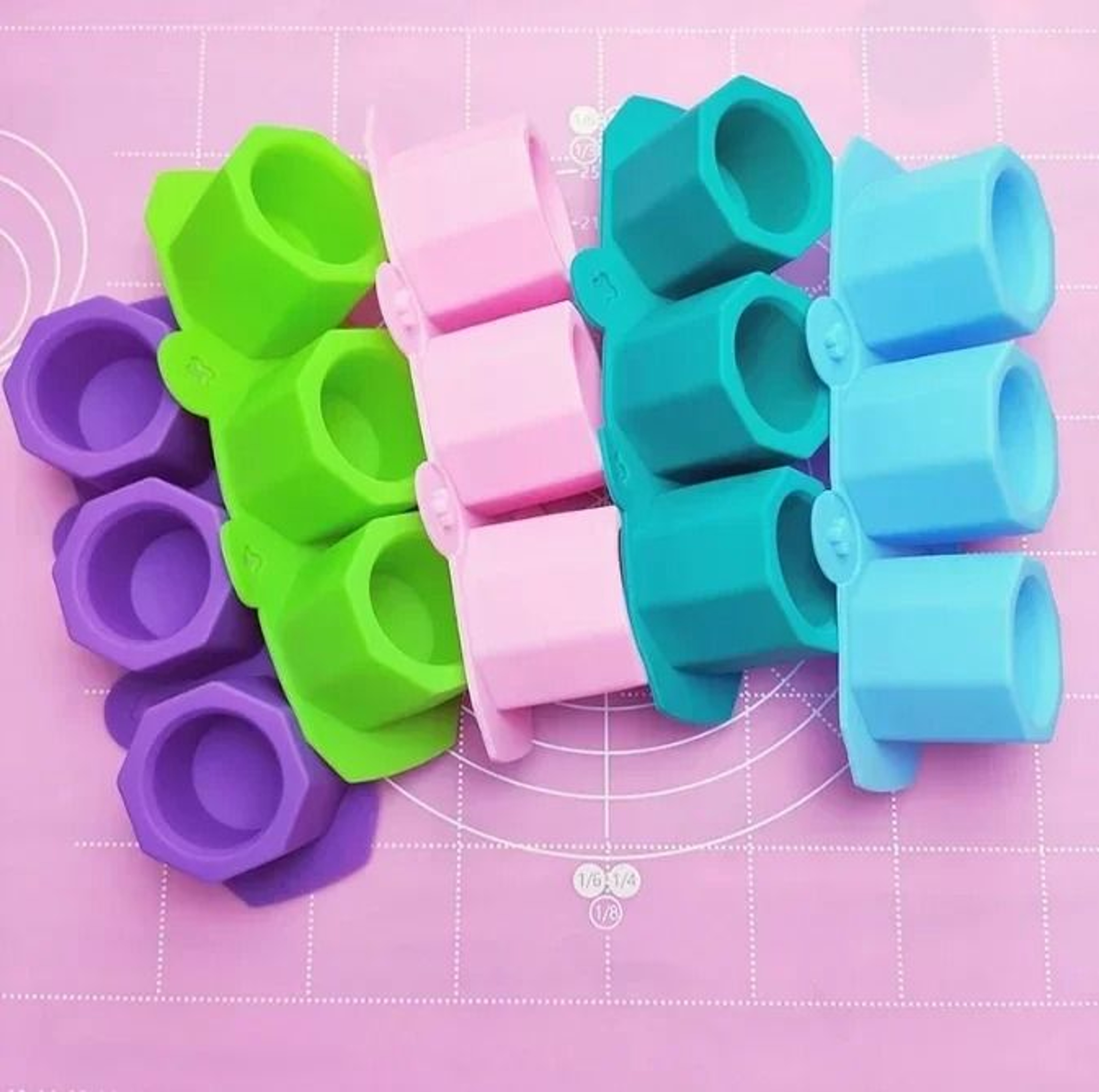 3Hole Round Concrete Flower Pot  Candle Vessel Silicone Mold 5