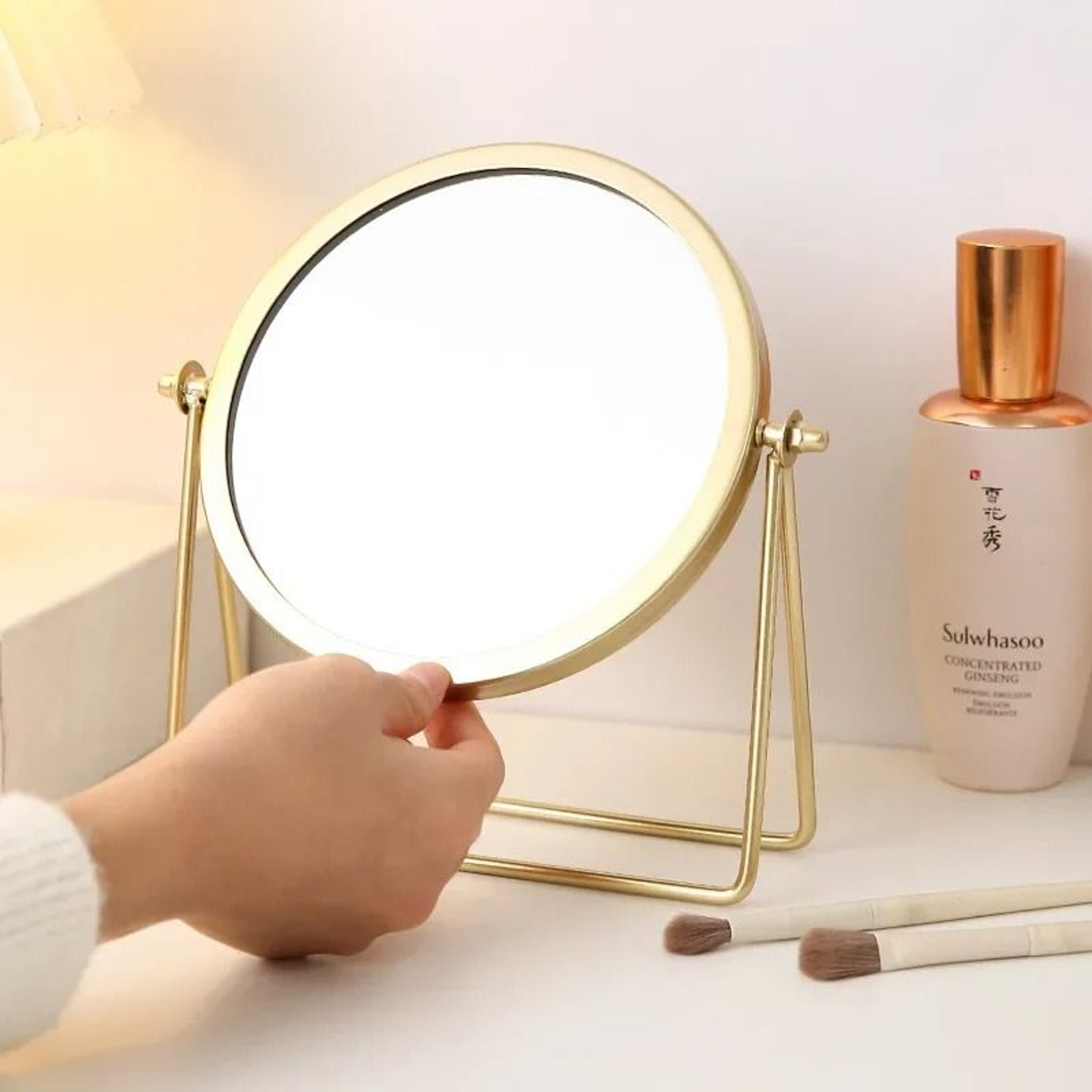 Minimalist Wrought Iron Rotatable Desktop Vanity Mirror 2