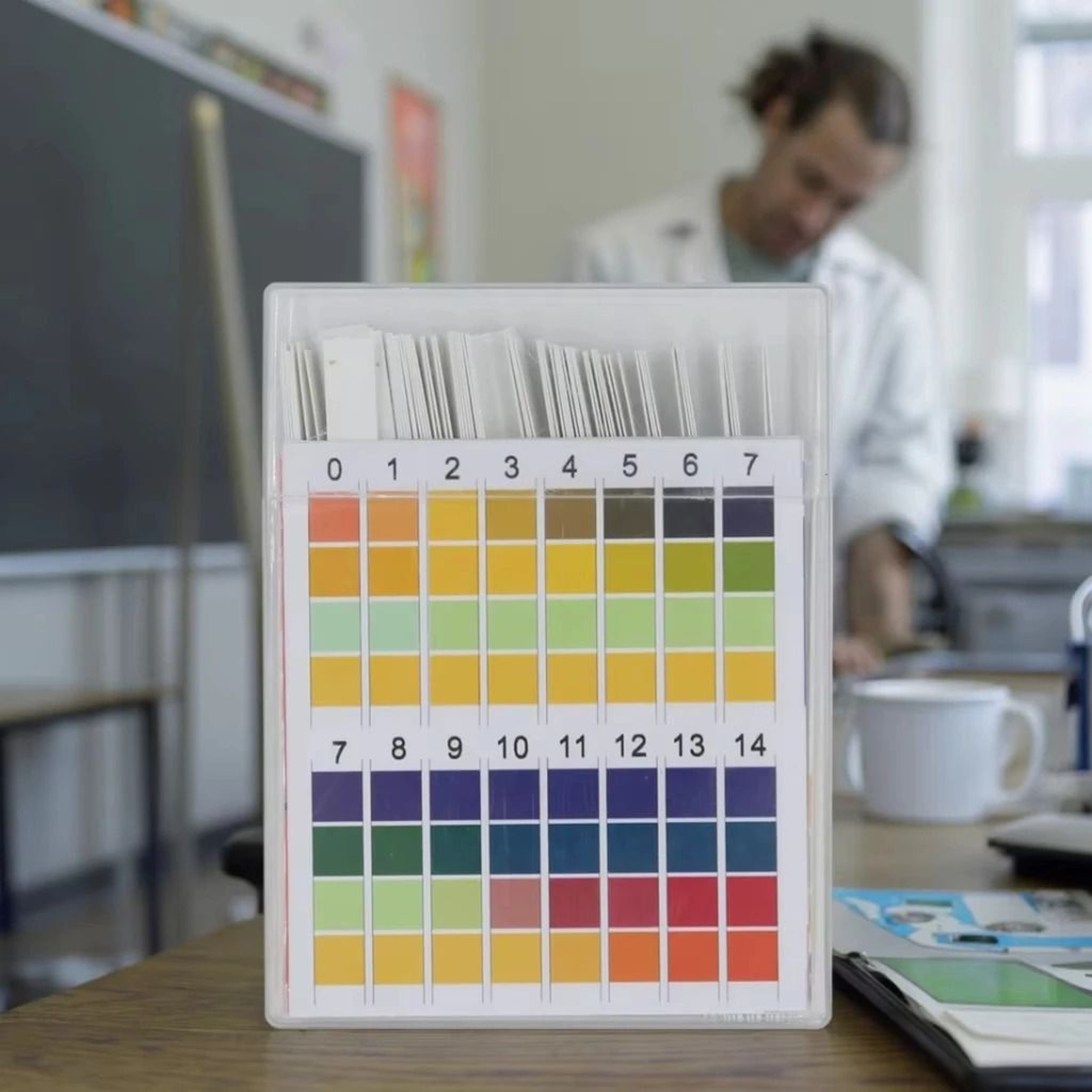 100pcs Universal PH Test Paper Litmus Paper Full Range 114 Acidic Alkaline Indicator Strips 1