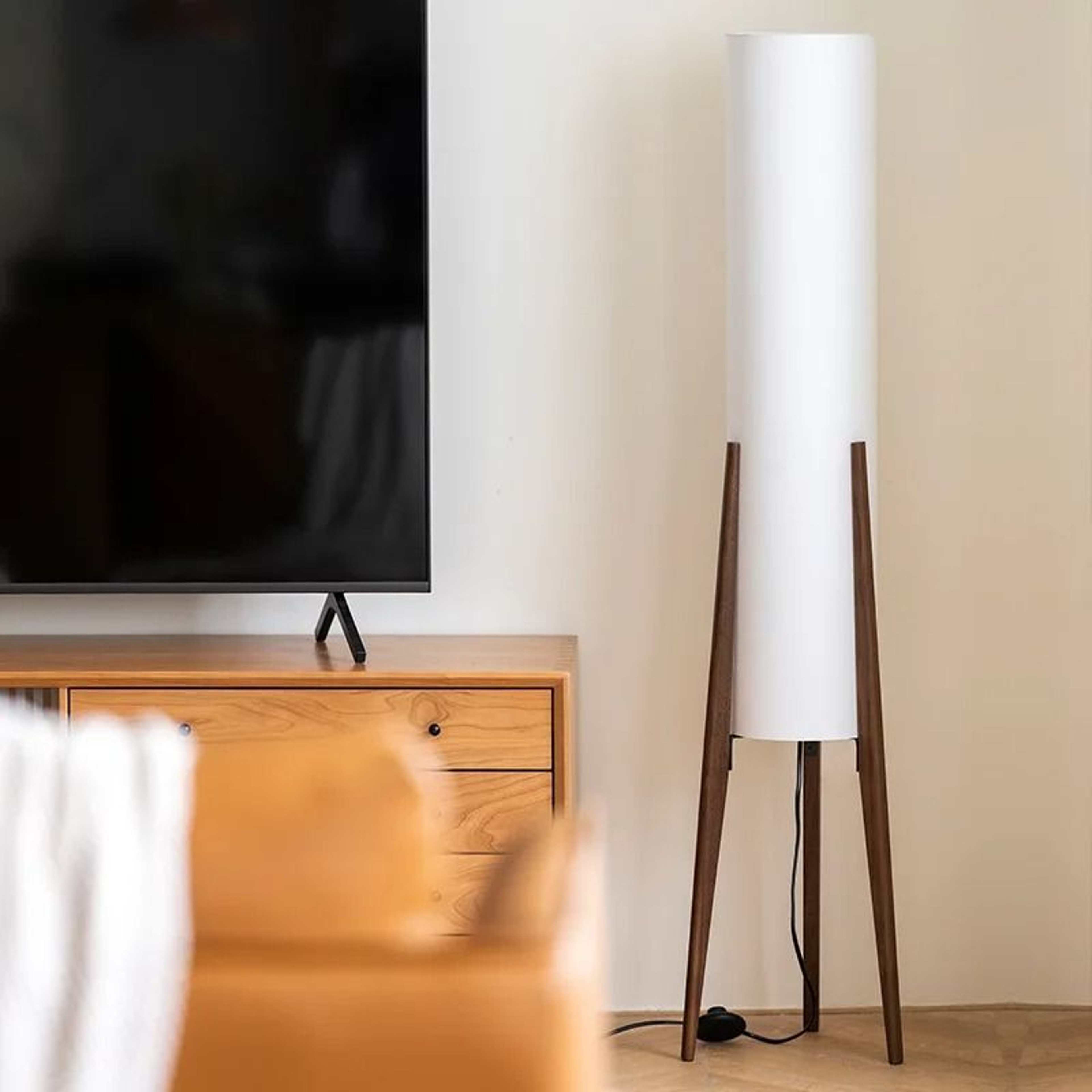 Nordic WabiSabi Solid Wood Floor Lamp  Japanese Retro Art Standing Corner Lamp For Living Room  Bed 1