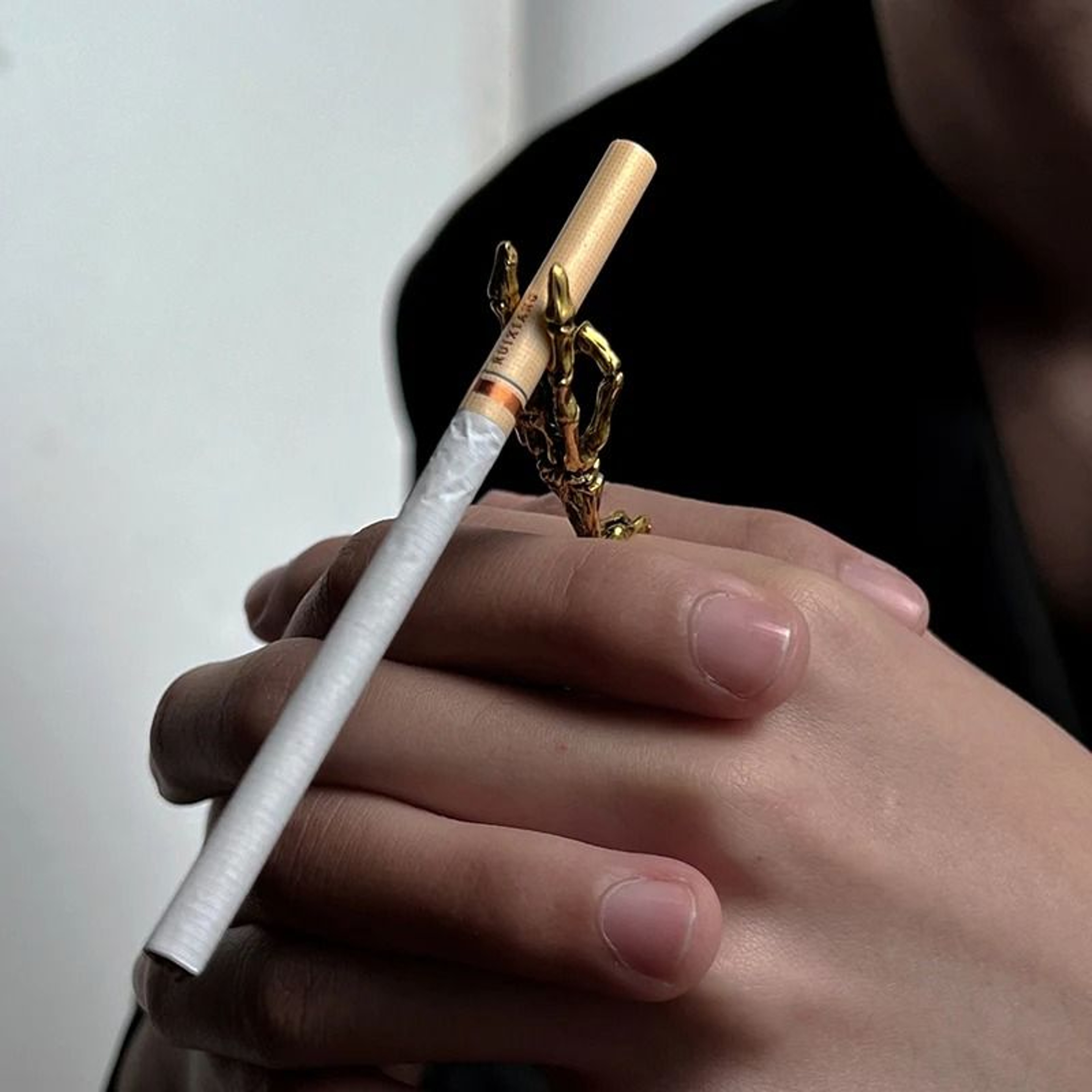 Vintage Personality Cigarette Holder Ring HandsFree Smoking Bracket 5