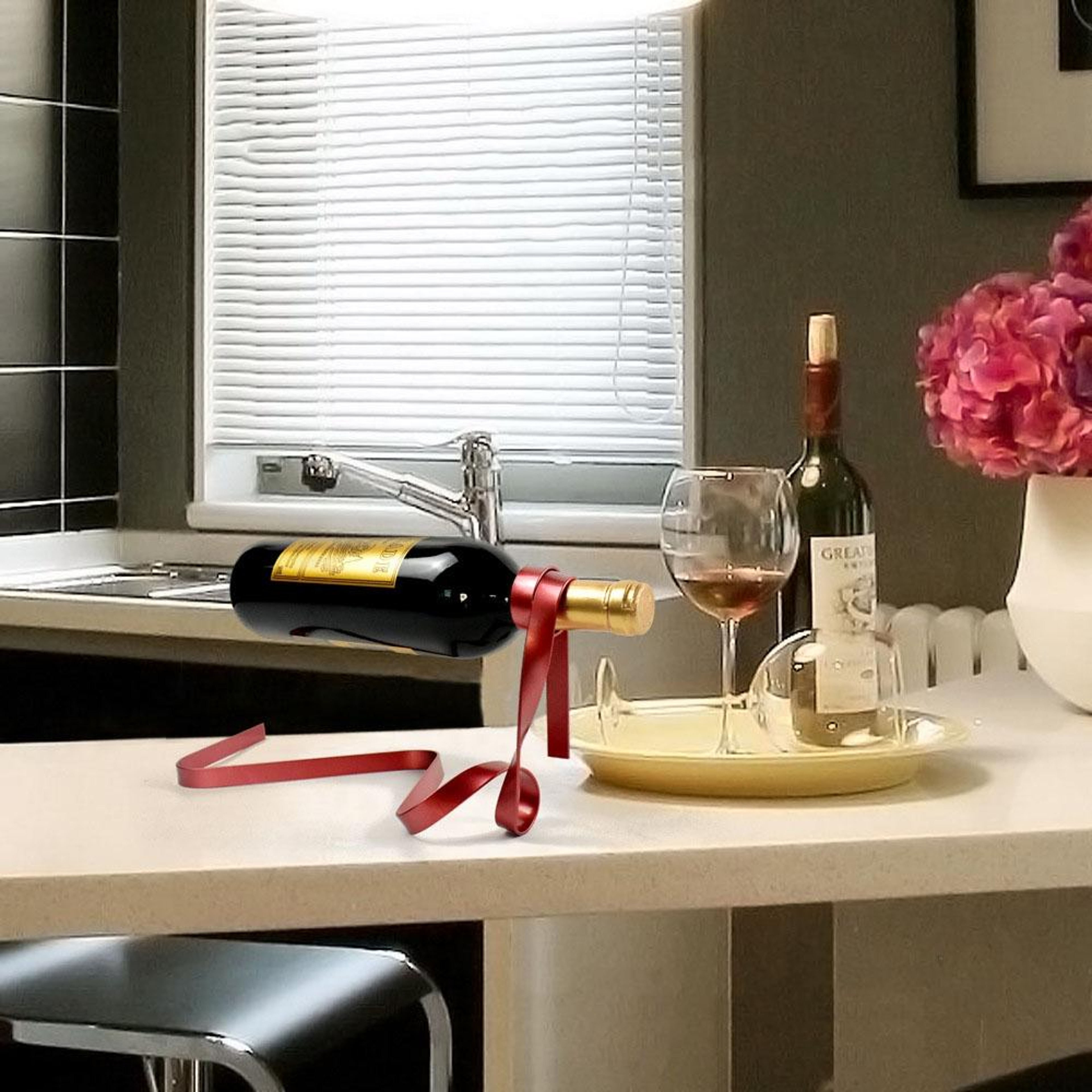 Metal Ribbon Suspended Wine Bottle Holder Iron Decorative Wine Rack Desktop Home Ornament – view 6
