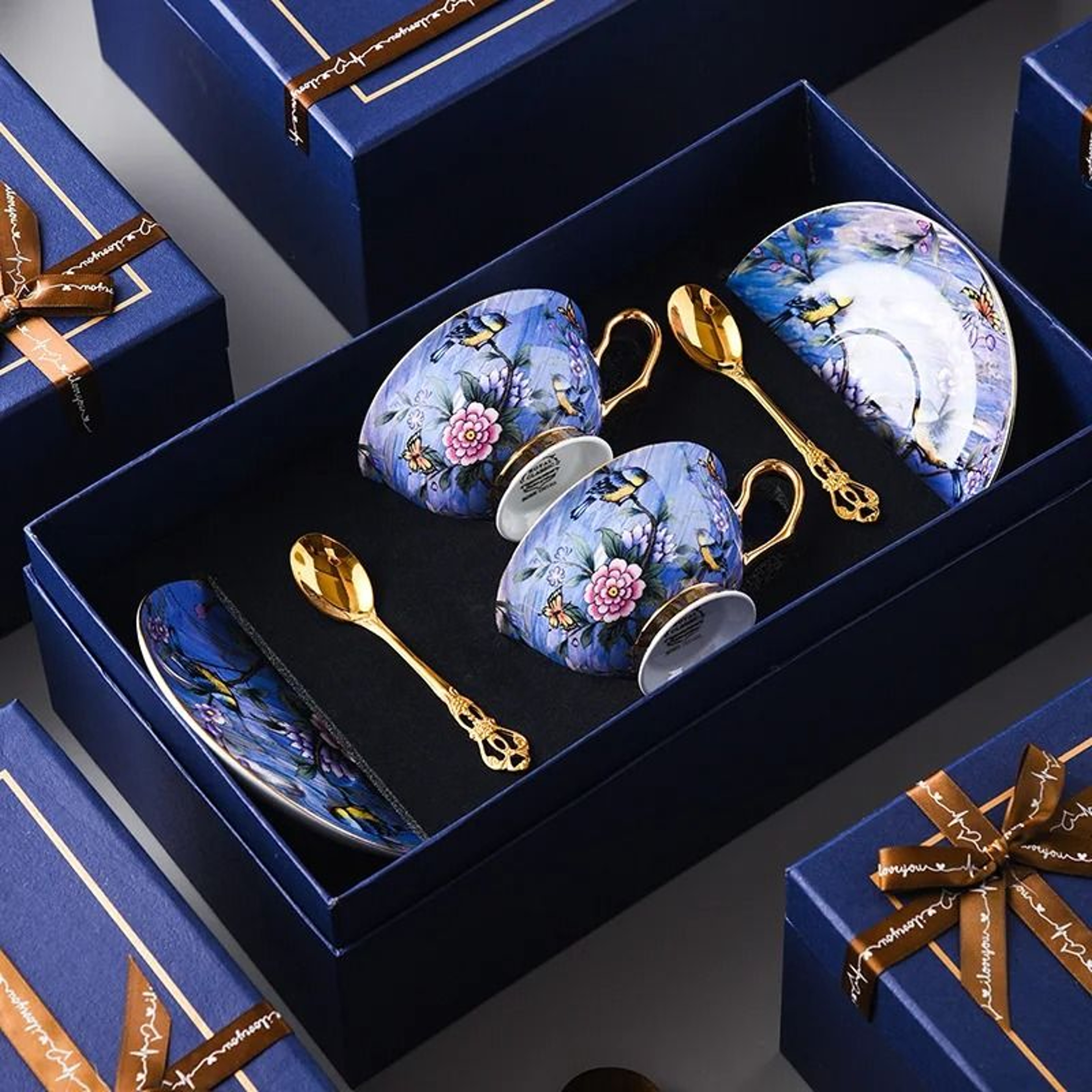 Luxury Bone China Tea And Coffee Set With Elegant Bird Design 0