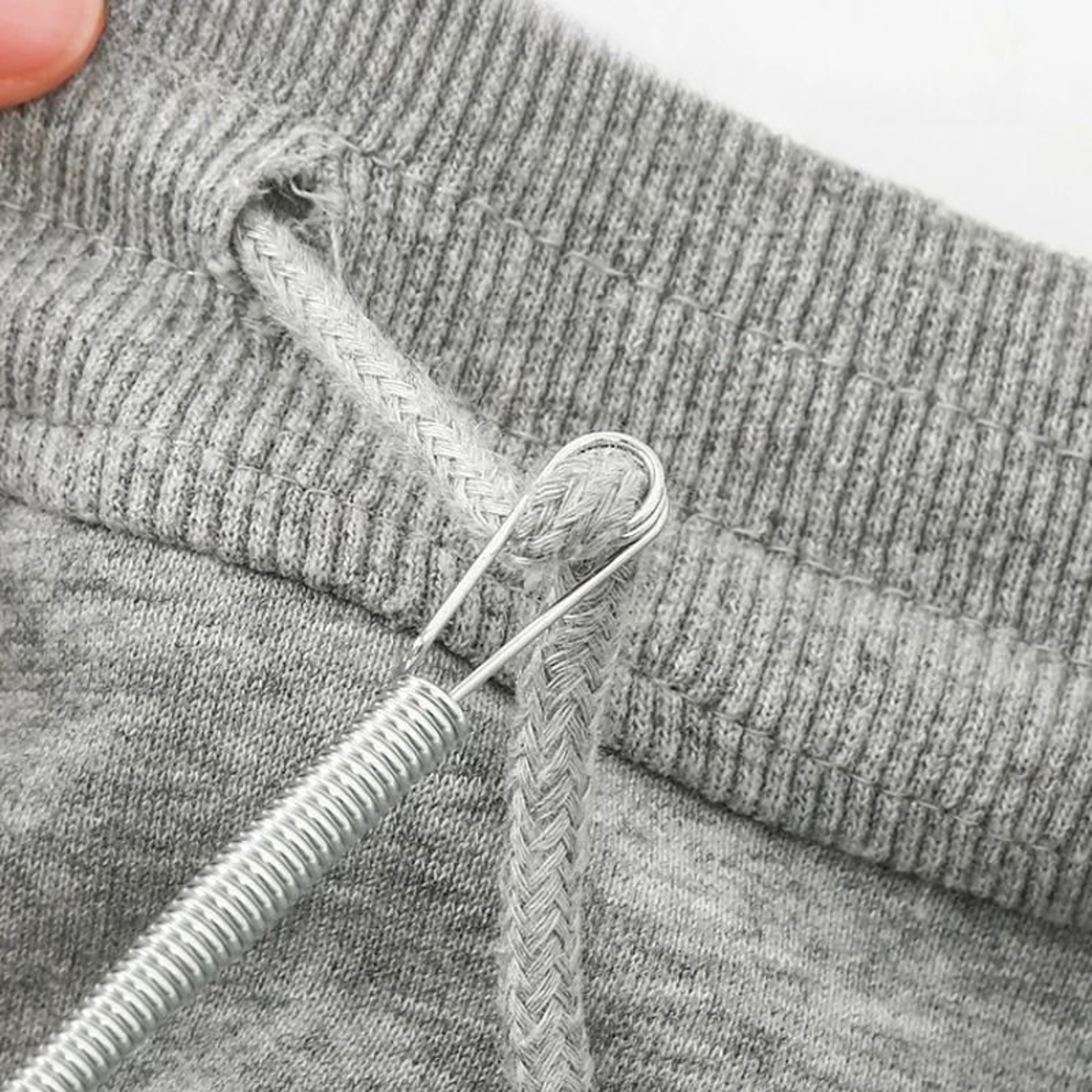 Drawstring Threader Tool For Hoodies And Pants 2