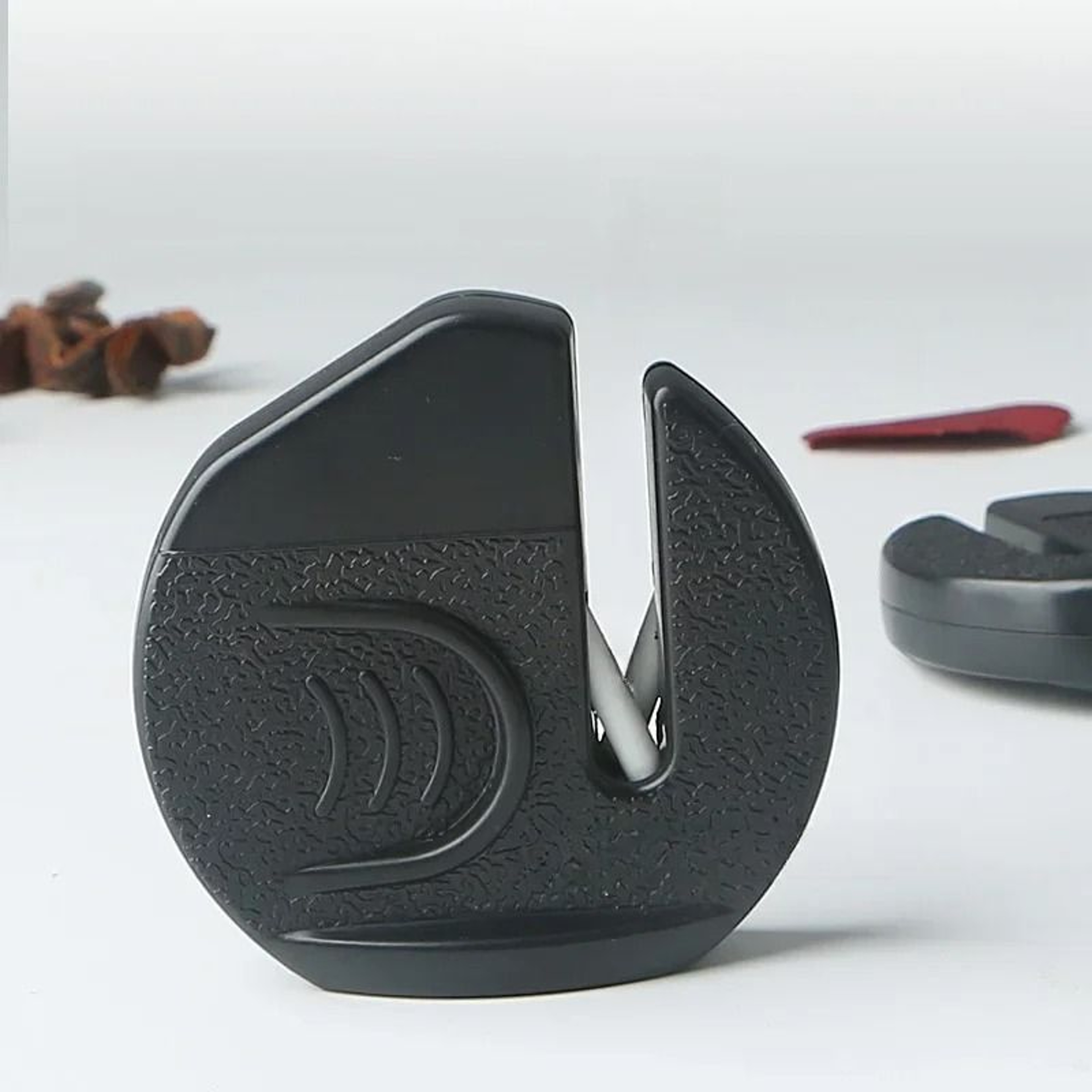Portable Mini Ceramic Stone Sharpener For Outdoor And Kitchen Use 3