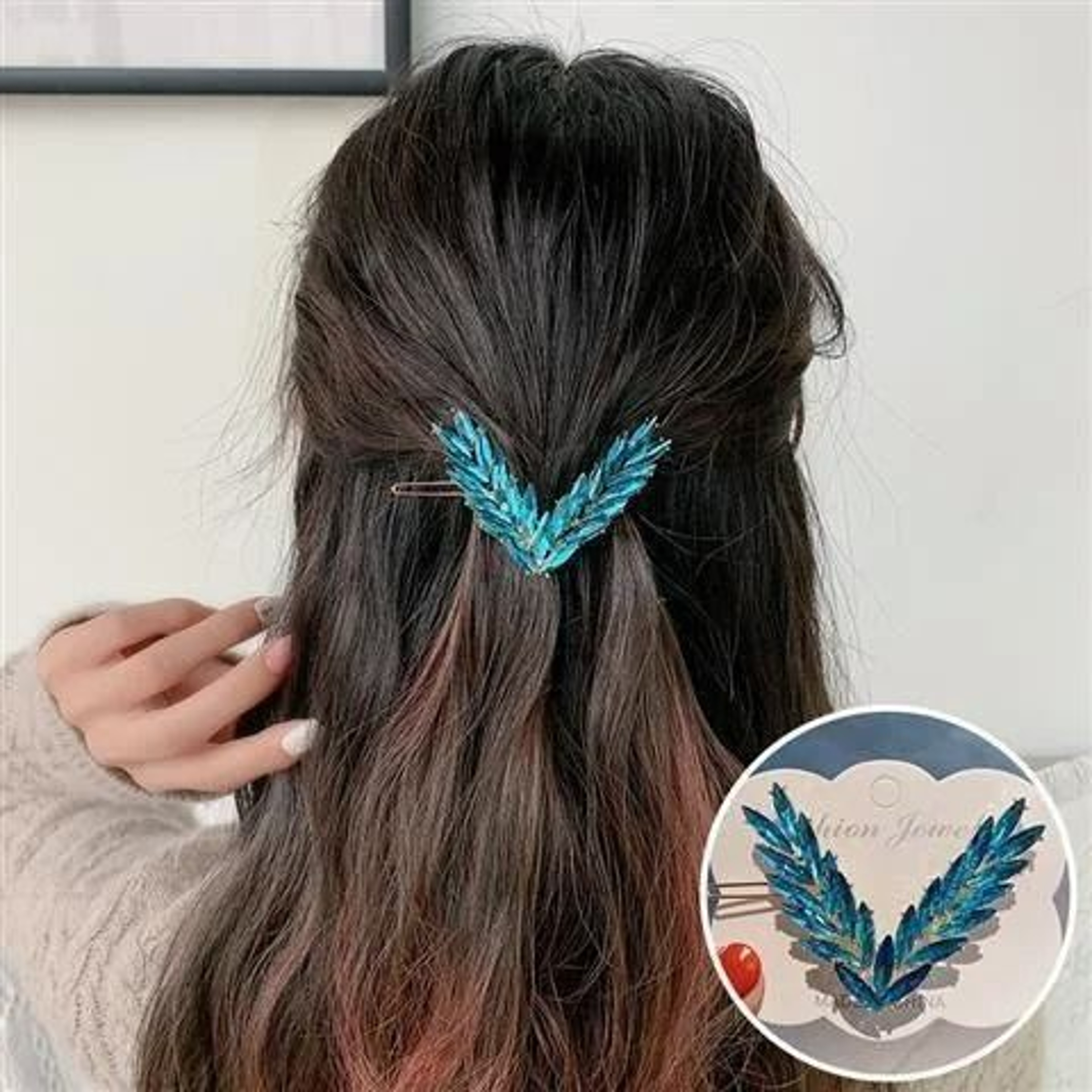 Luxury Crystal V Shape Hair Clip For Women 10
