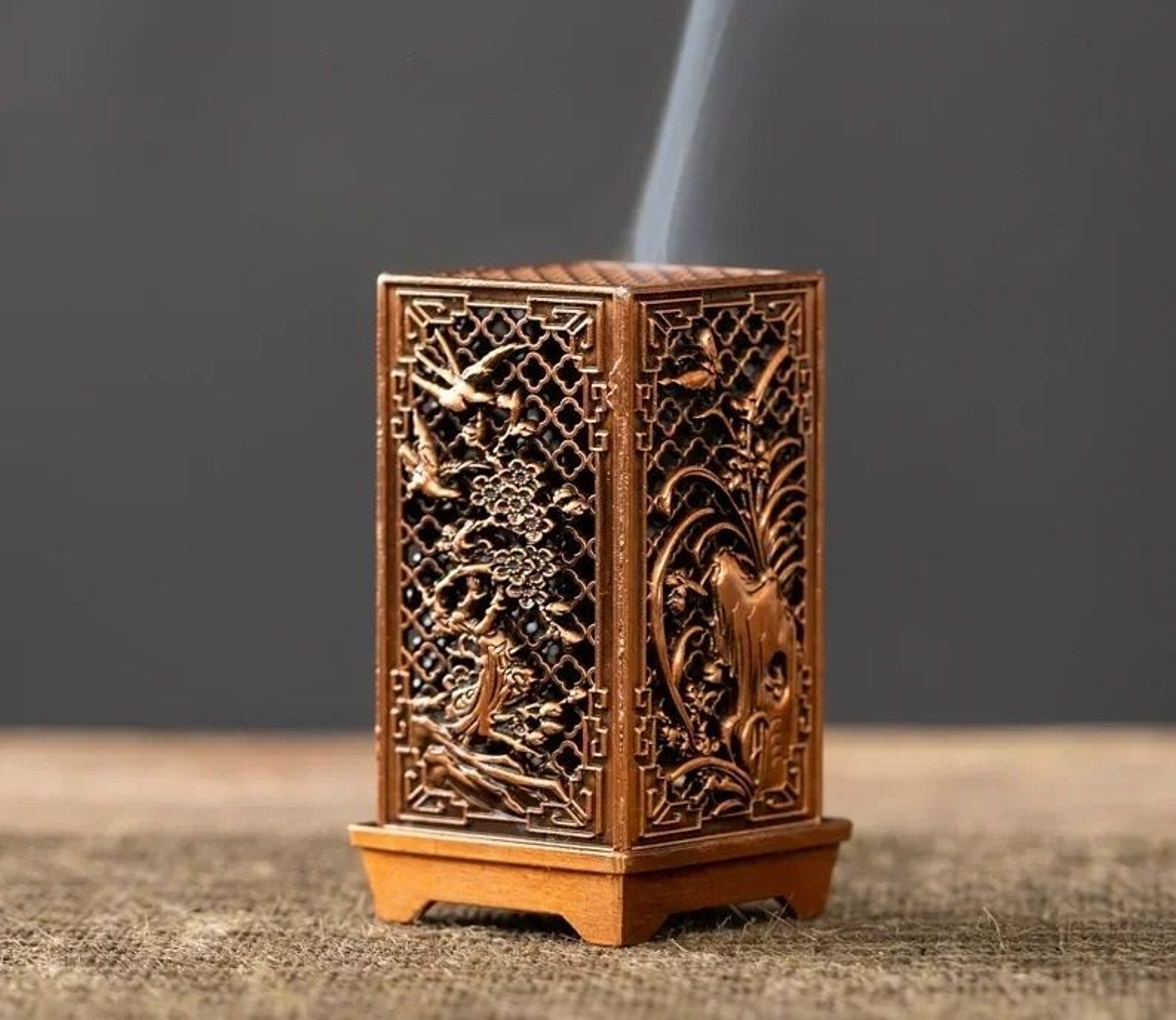 Elegant Metal Aroma Holder 9