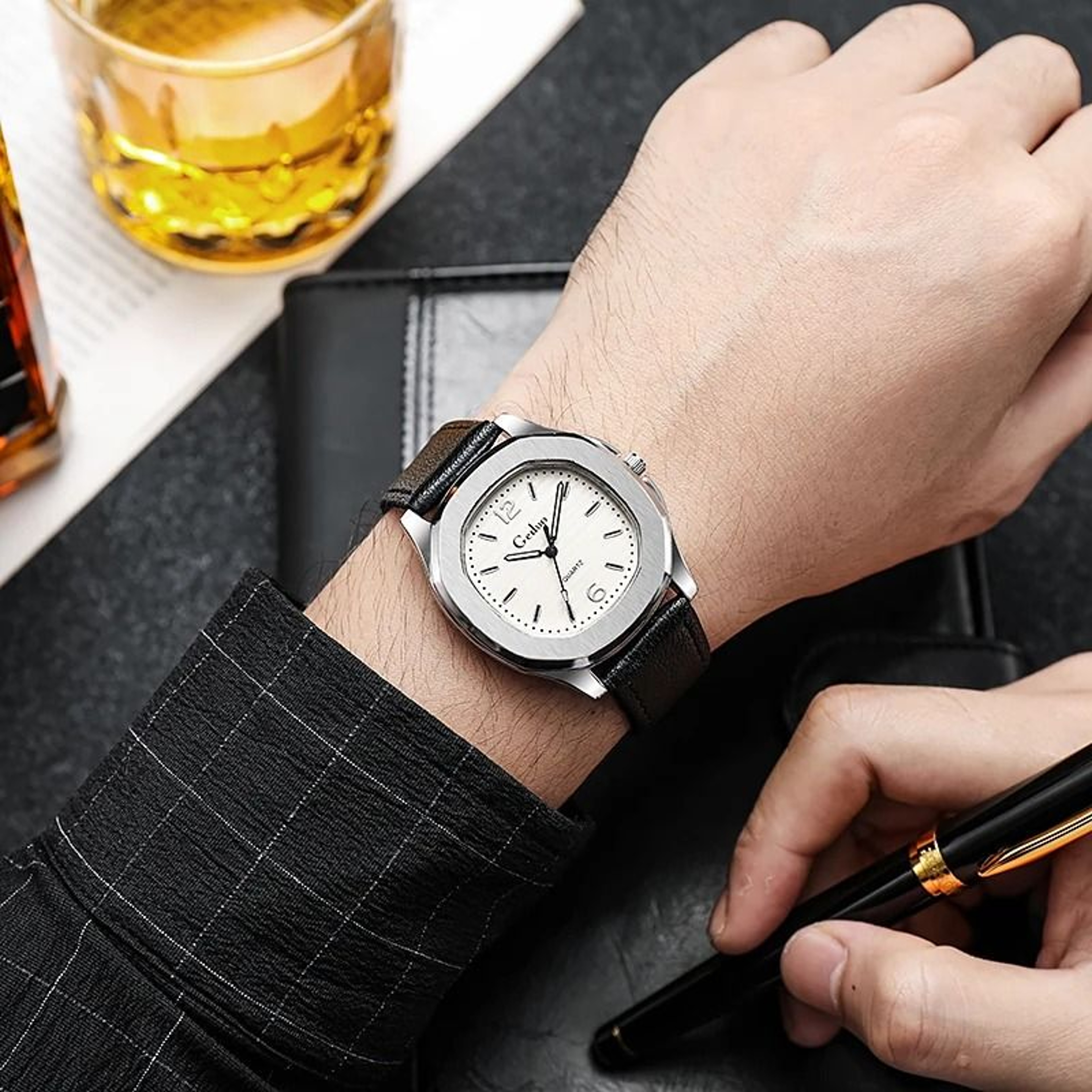 Classic Mens Sport Style Wristwatch 2