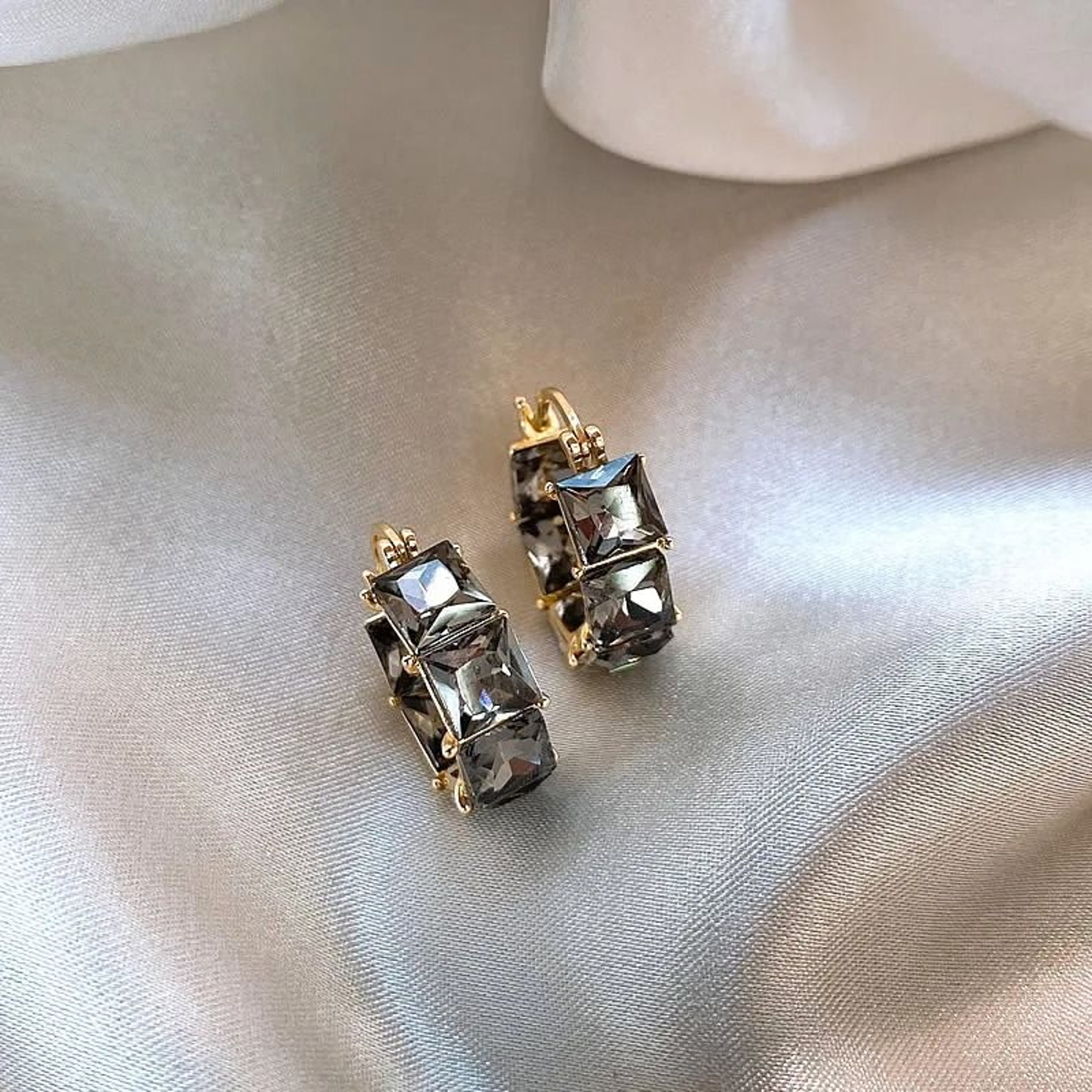 Korean Style Hoop Earrings With Square Crystal Inlay For Women 7