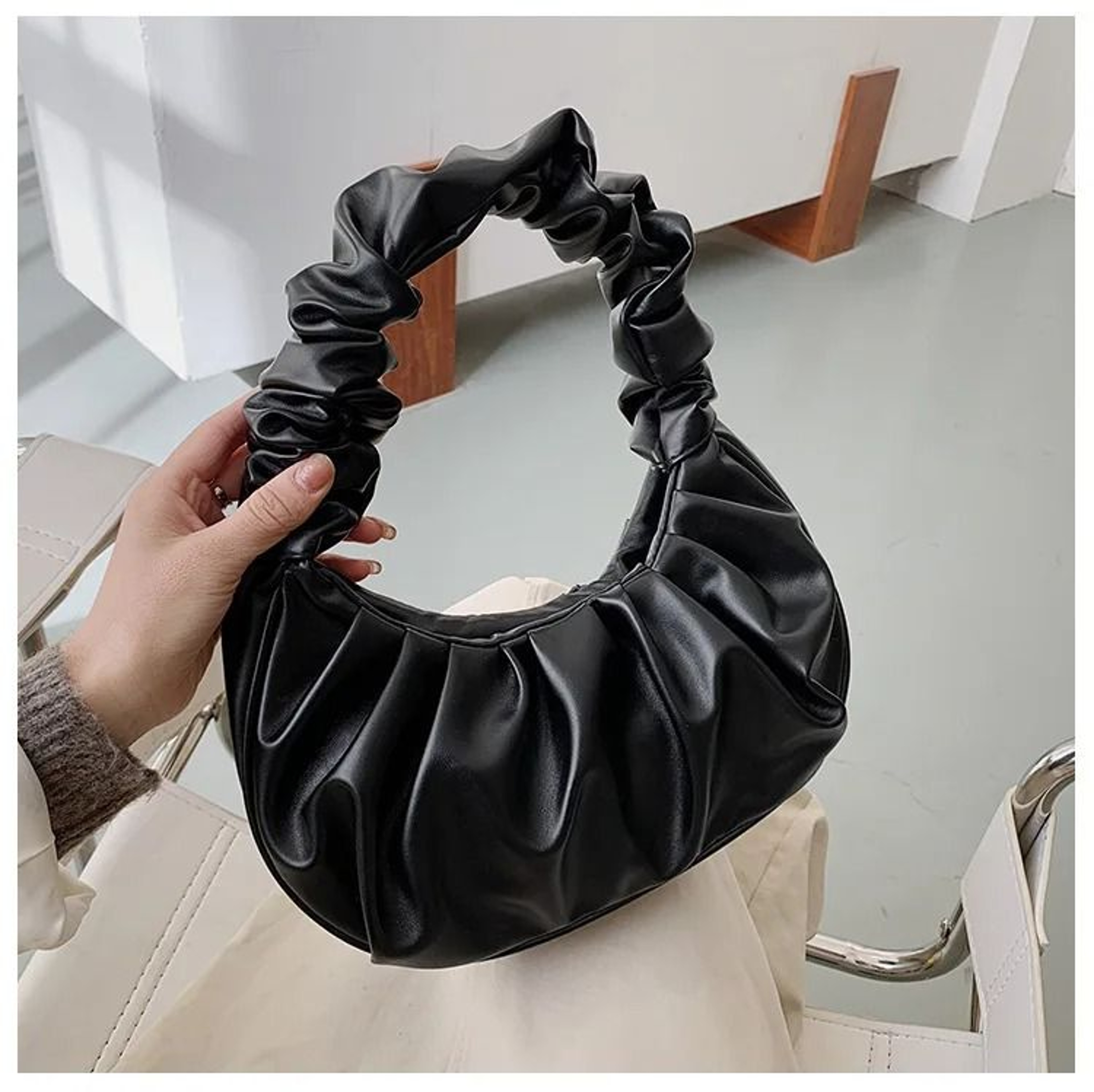 Pleated Women Shoulder Bag With Cloud Style Design 2