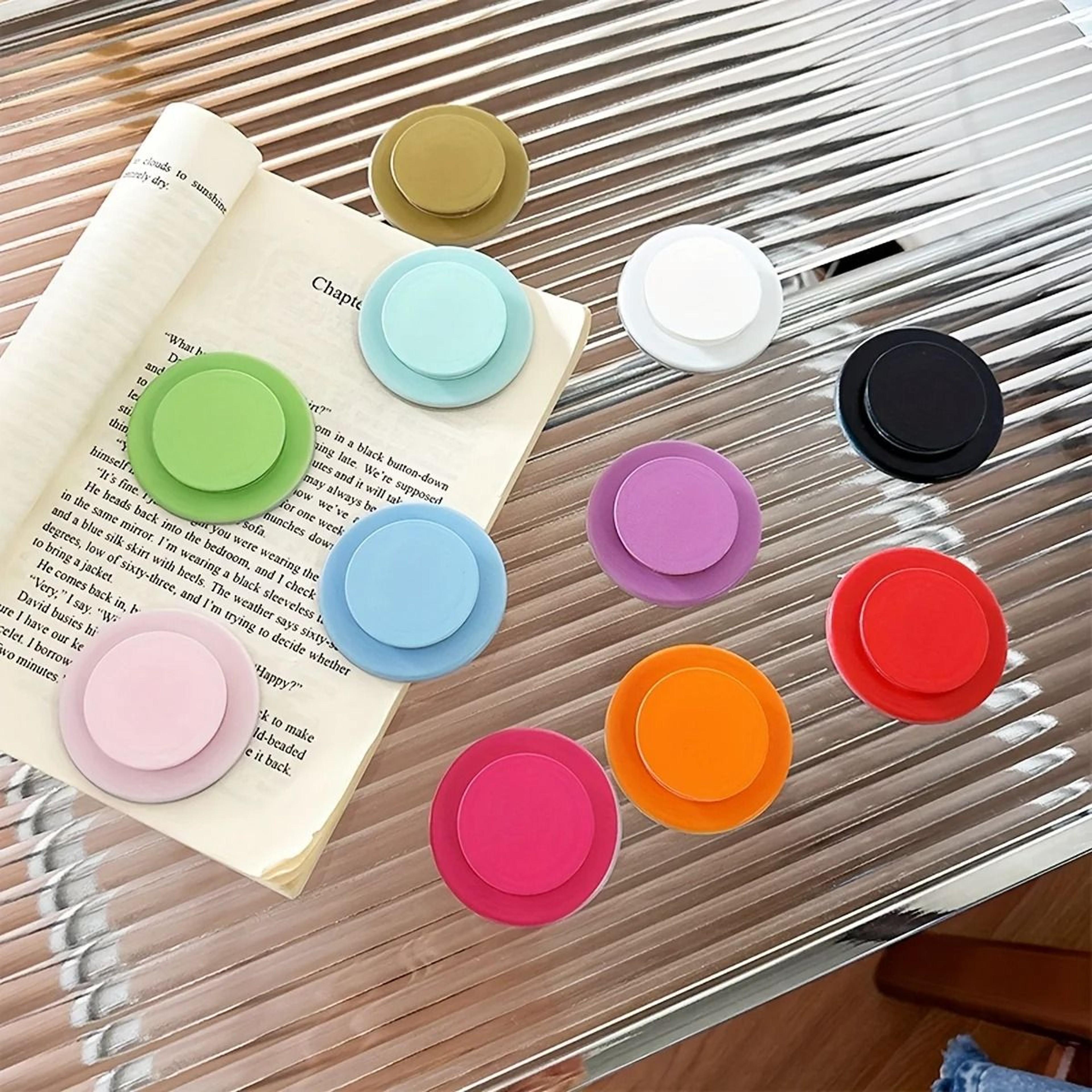 Foldable Magnetic Air Cushion Phone Stand With Colorful Design 4