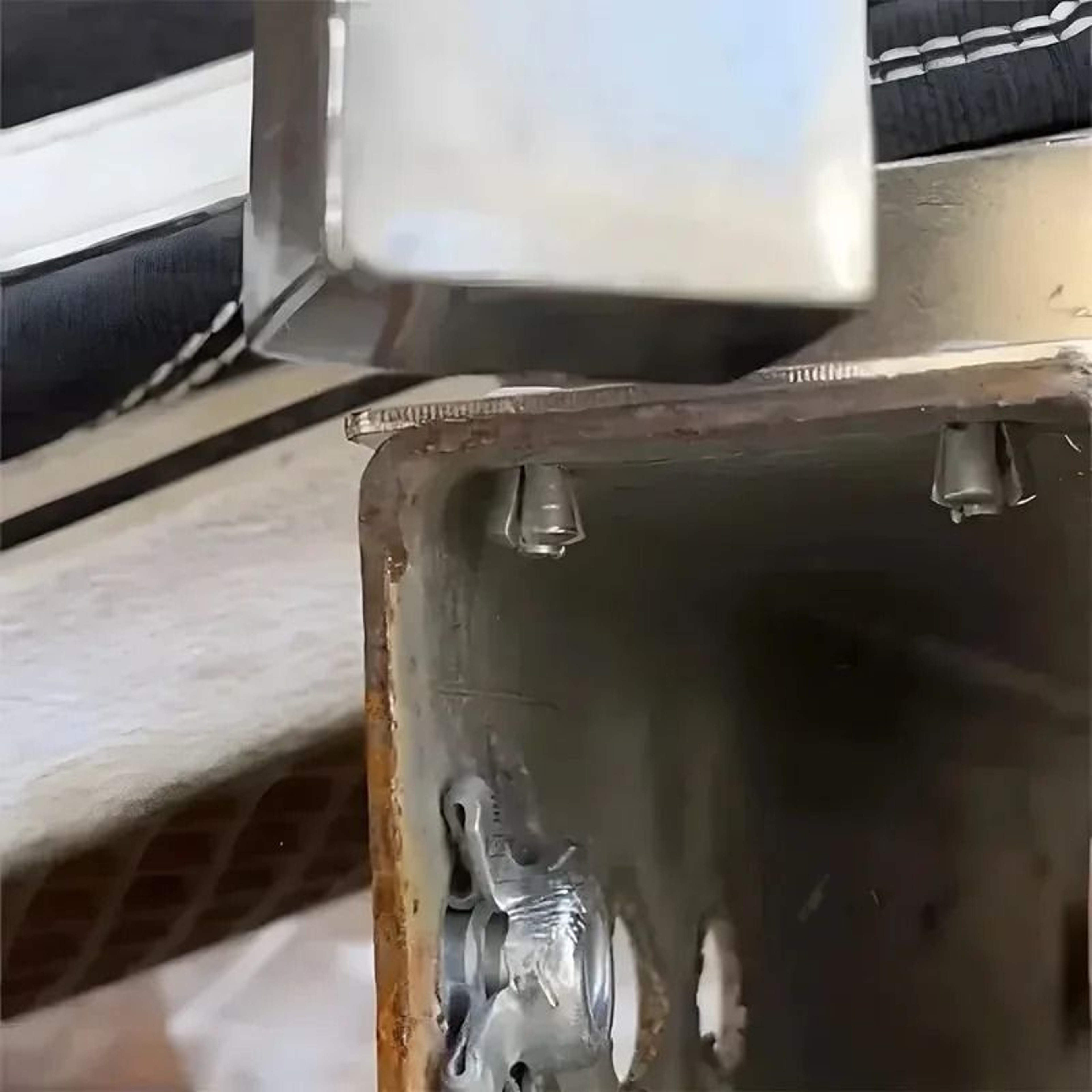 High Strength Aluminum Hammer Drive Expansion Rivets 1