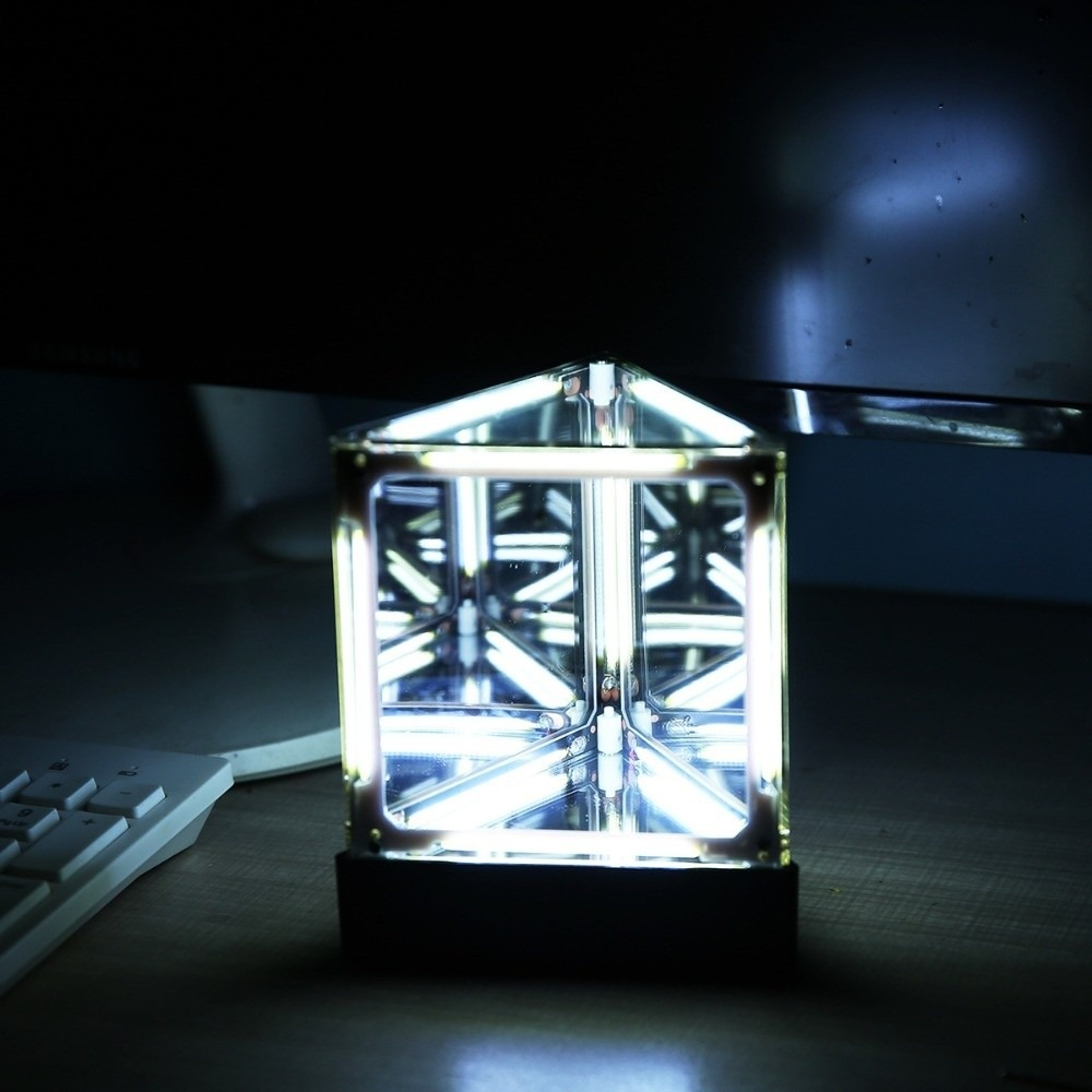 Levita Cube Magnetic Levitation Lamp Floating Cube LED Desk Lamp For Gaming Room Decor 6