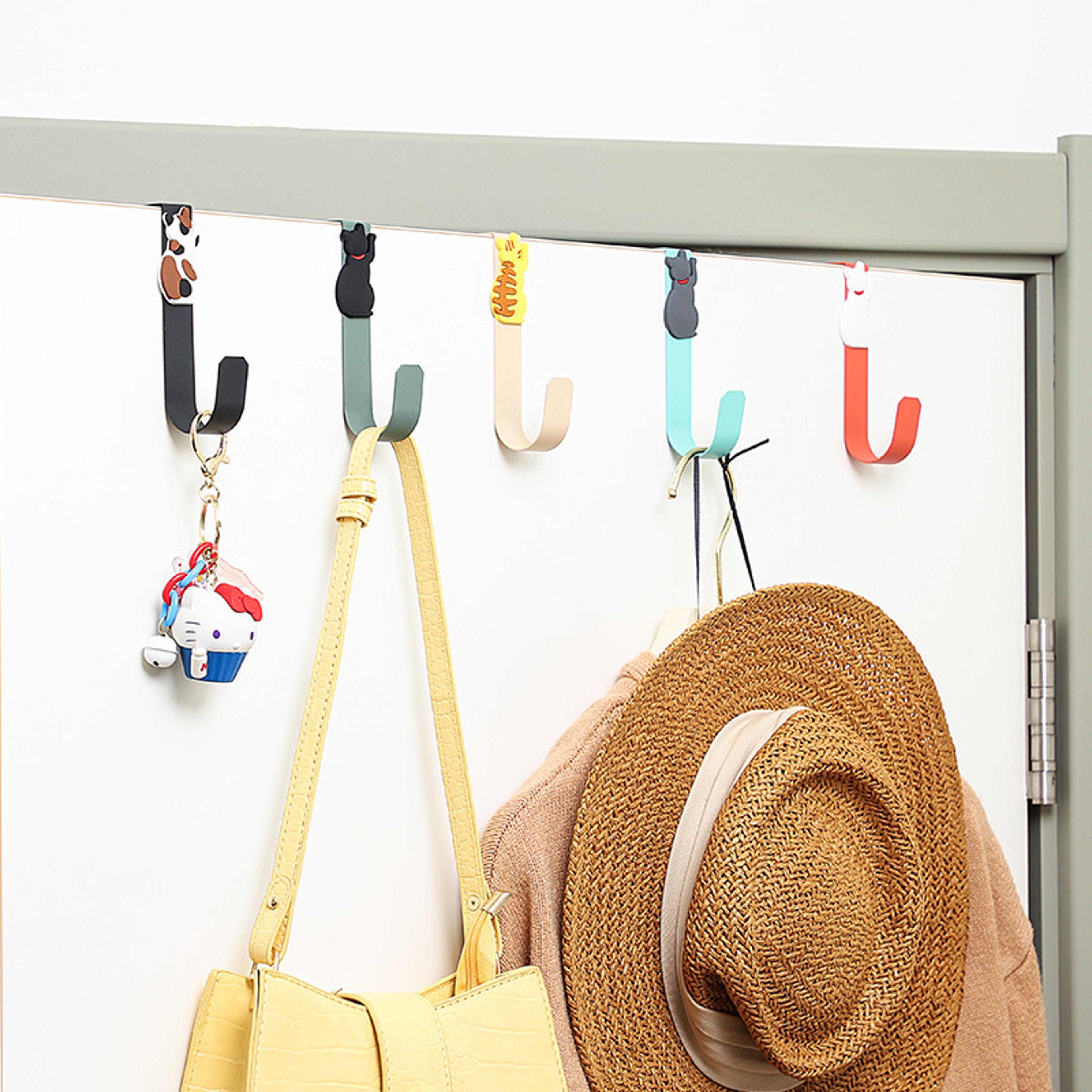 Over Door Hooks With Rubber Organizer For Clothes Towels Hats And Coats 3